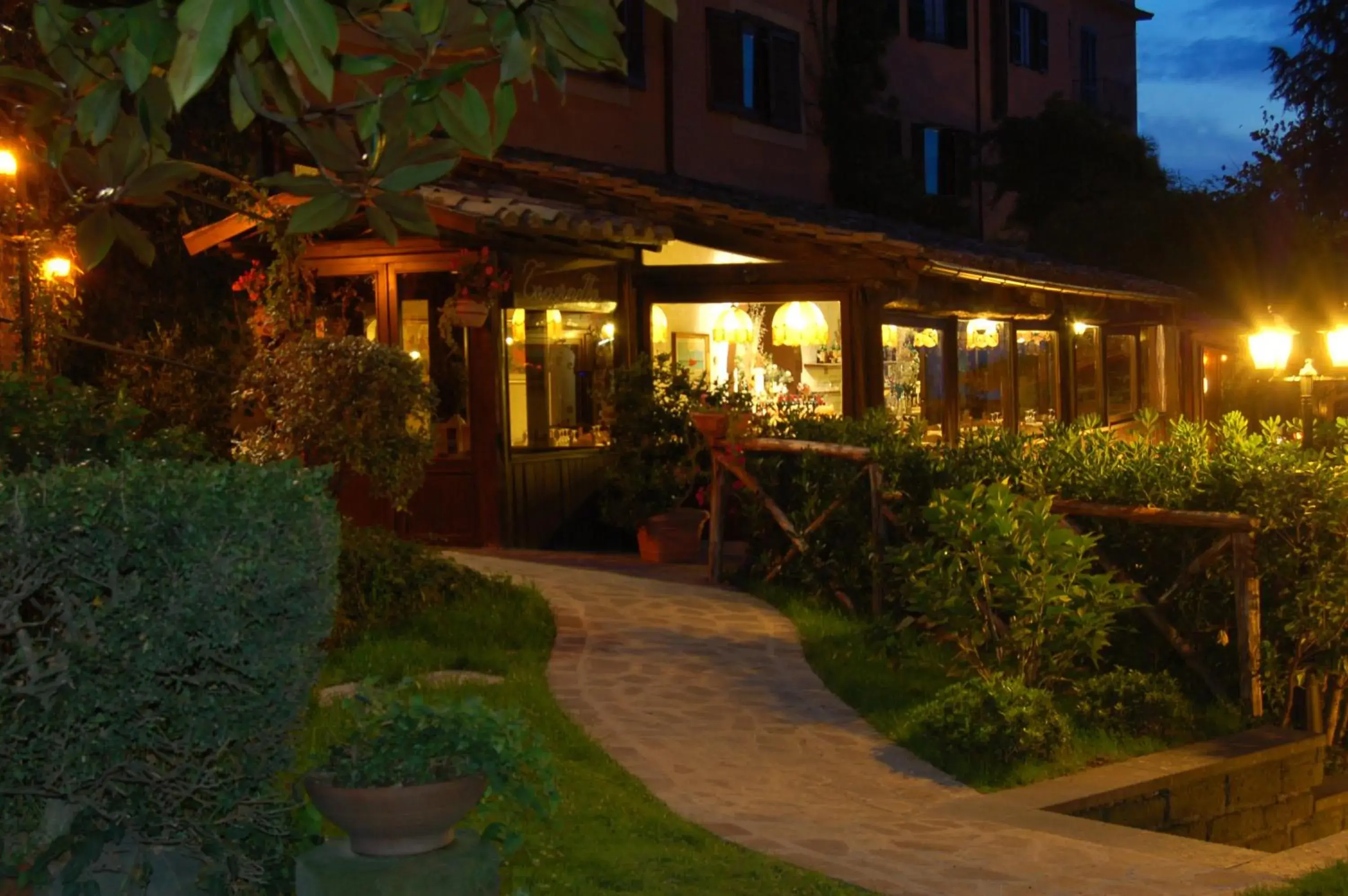 Restaurant/places to eat, Property Building in Balletti Park Hotel