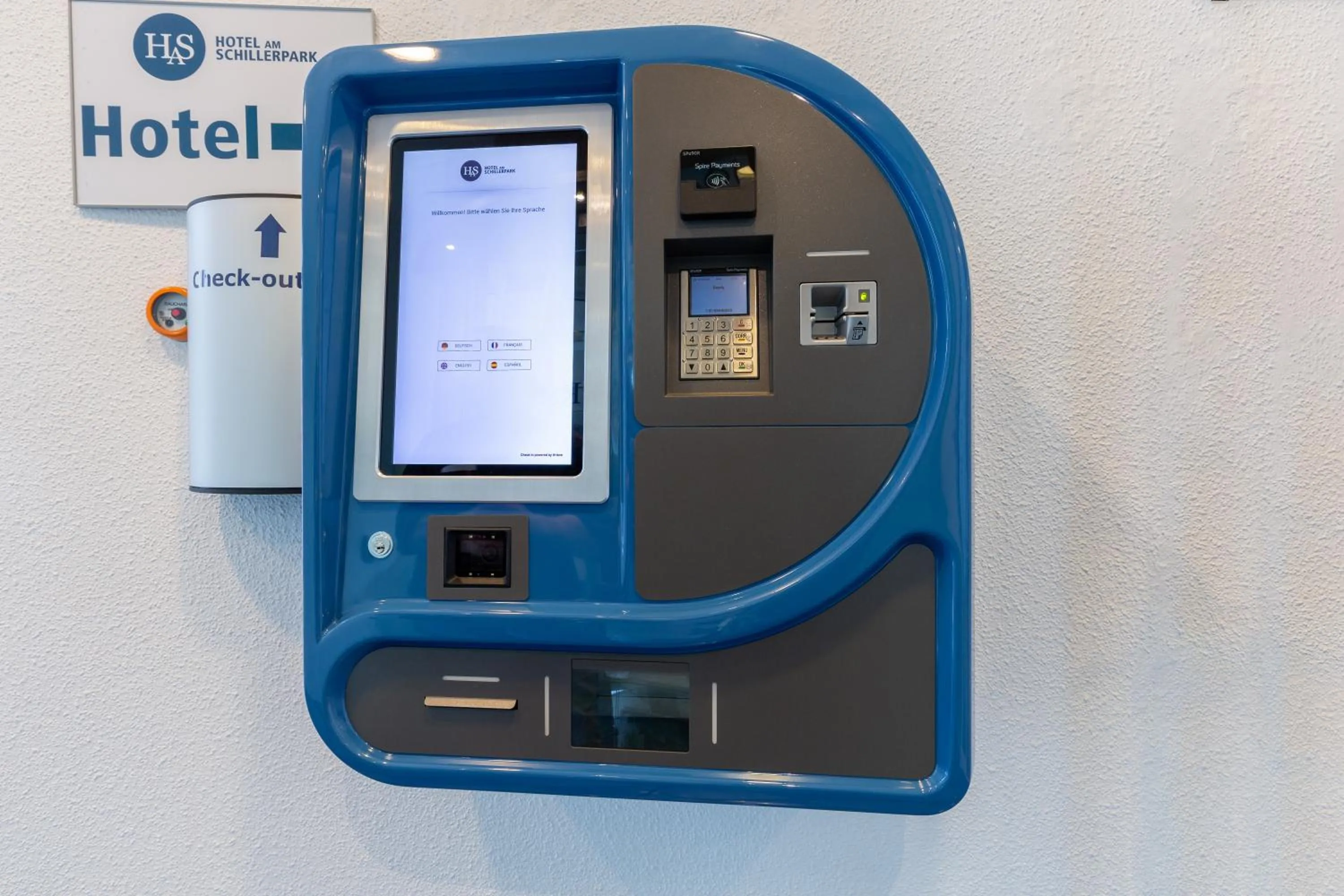 Lobby or reception in Hotel am Schillerpark