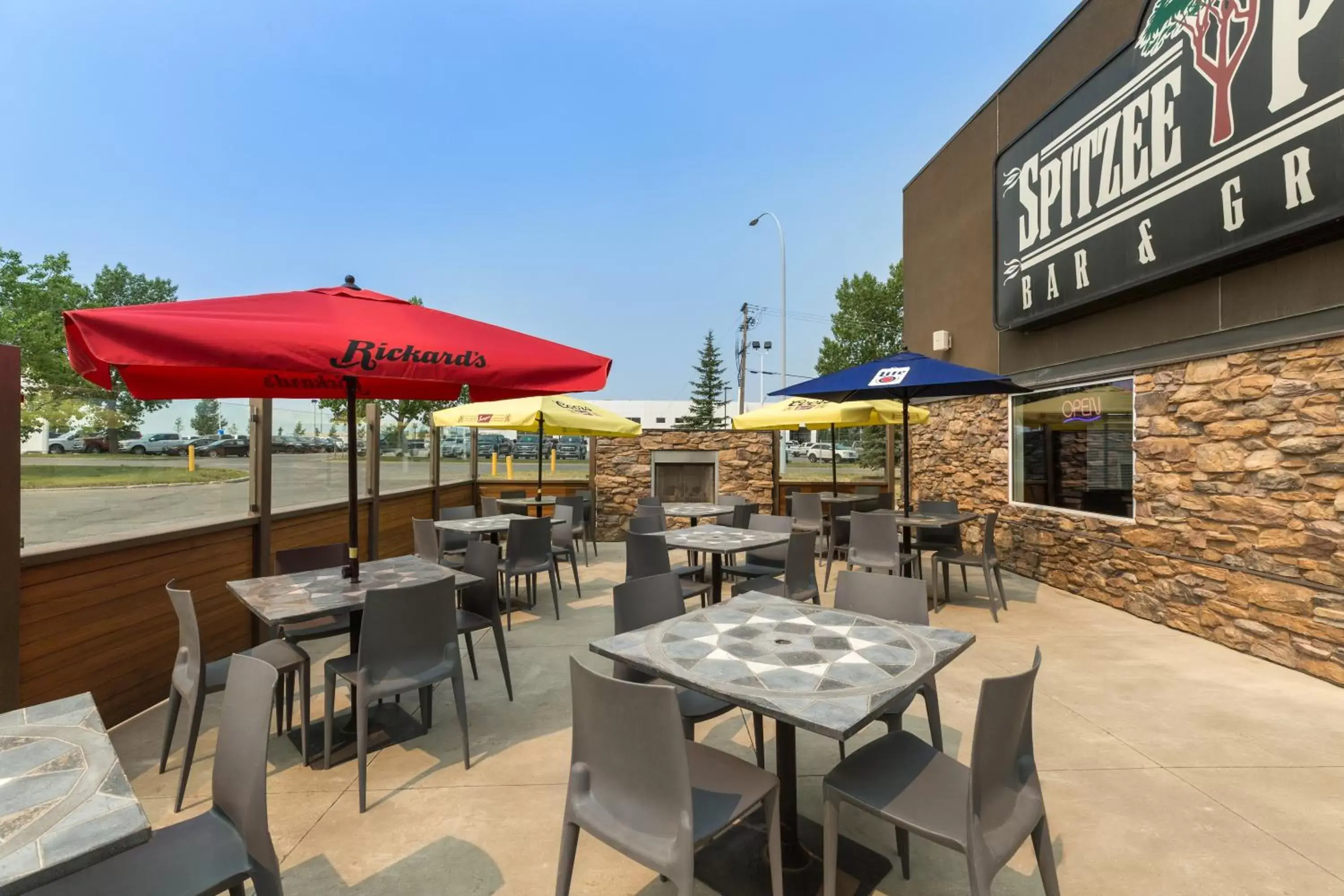 Summer, Restaurant/Places to Eat in Heritage Inn Hotel & Convention Centre - High River