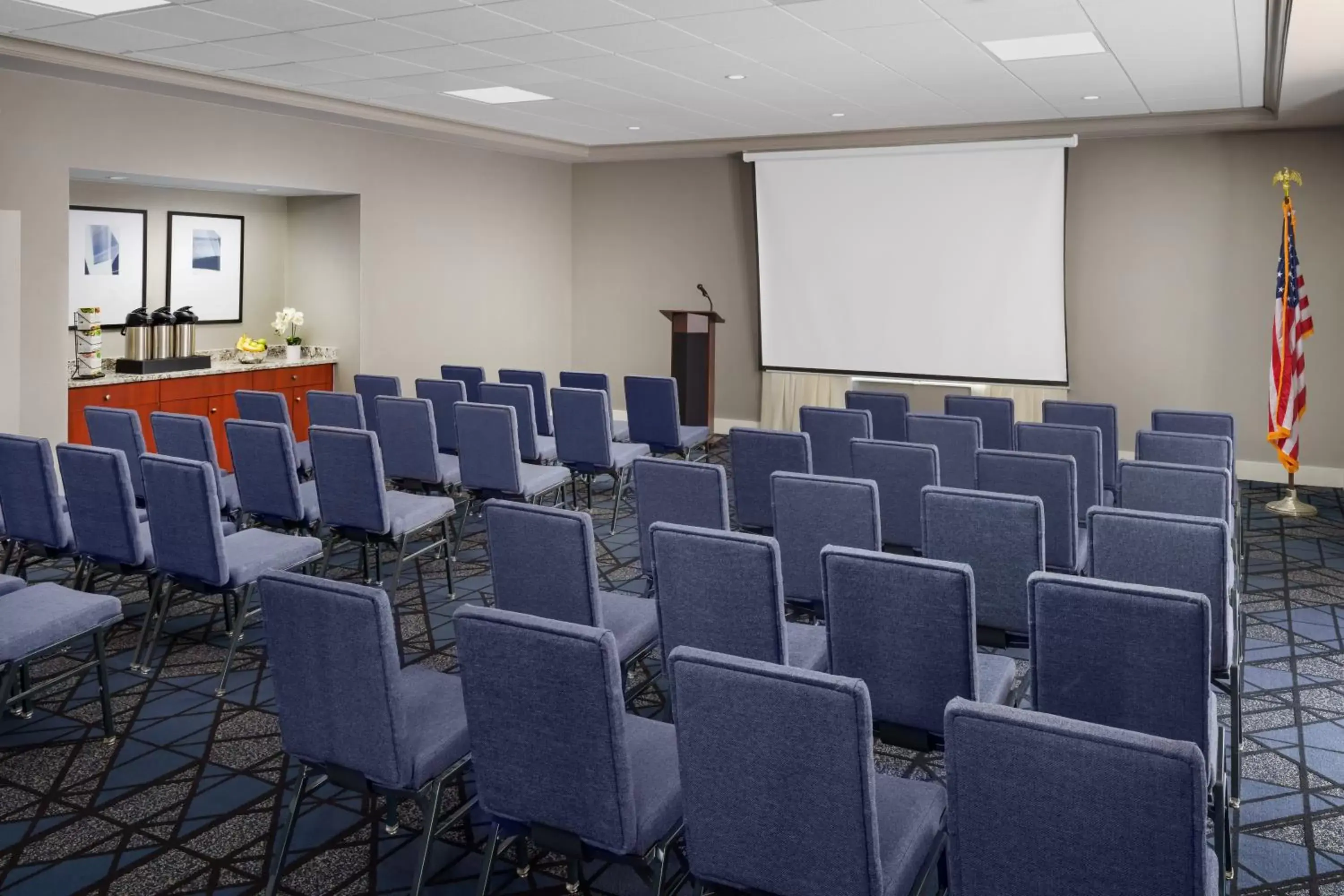 Meeting/conference room in Courtyard Manchester-Boston Regional Airport