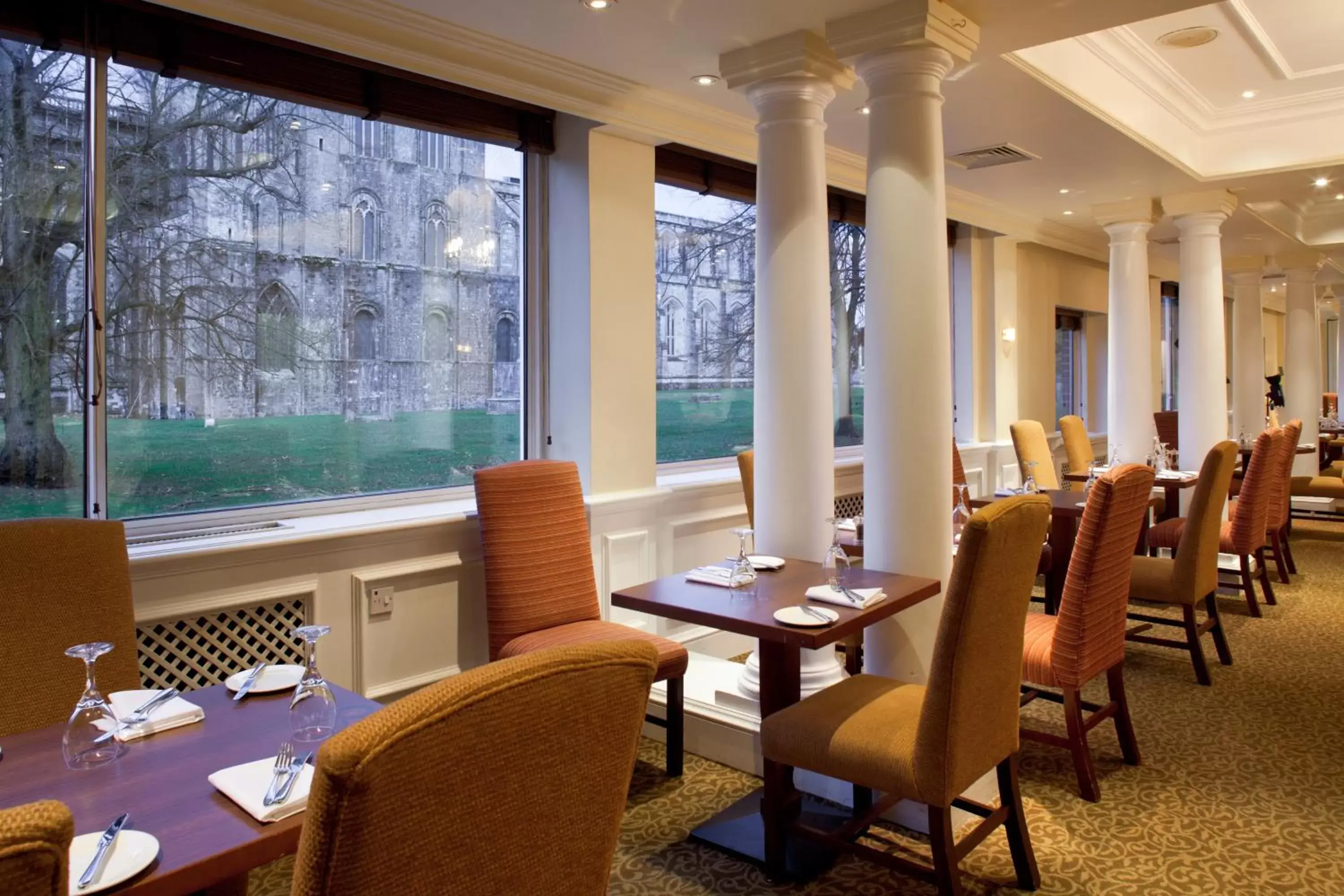 Restaurant/Places to Eat in Mercure Winchester Wessex Hotel