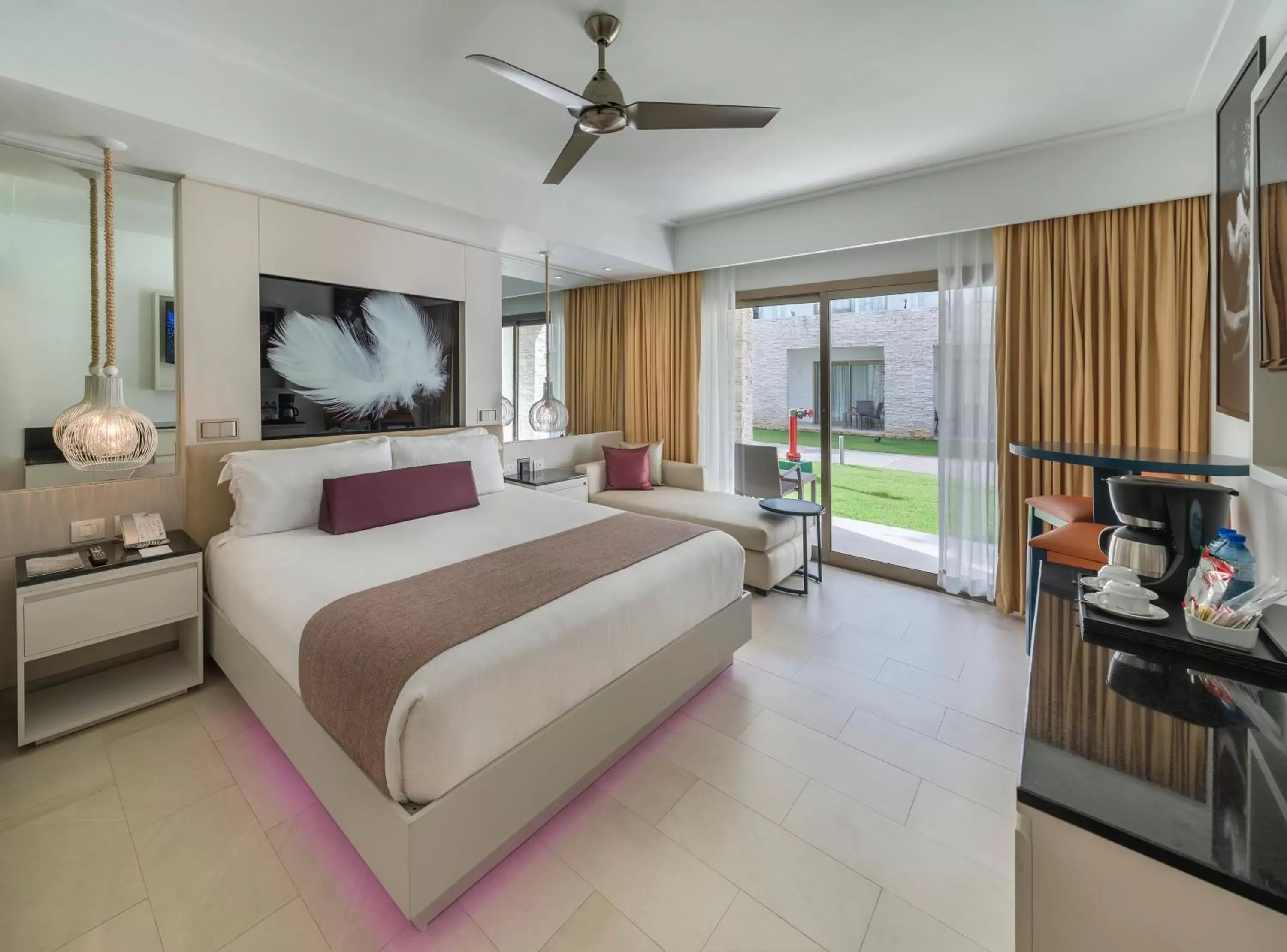 Bed in Royalton CHIC Punta Cana, An Autograph Collection All-Inclusive Resort & Casino, Adults Only