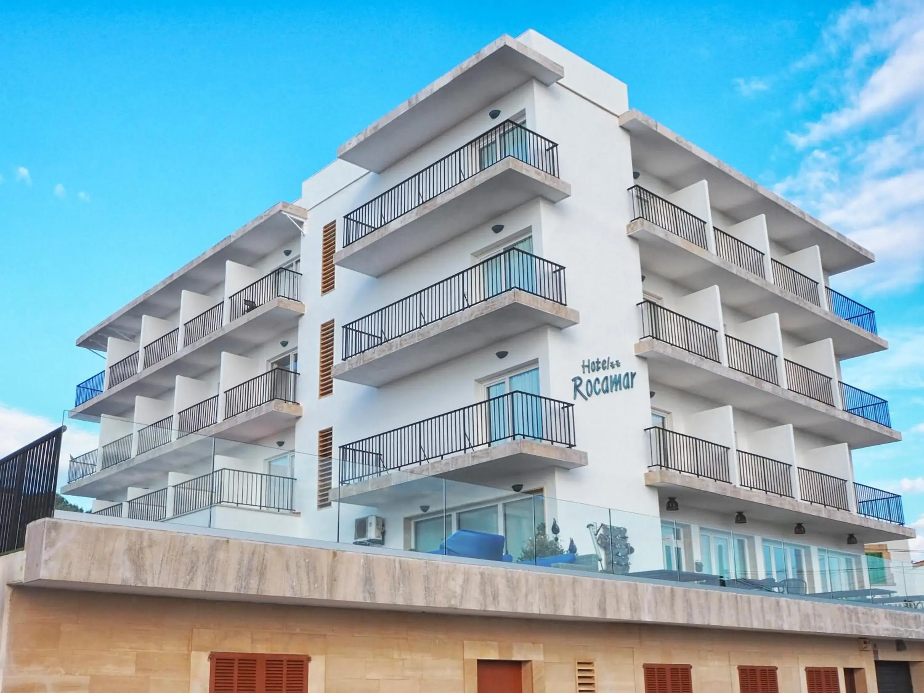 Property Building in Hotel Rocamar