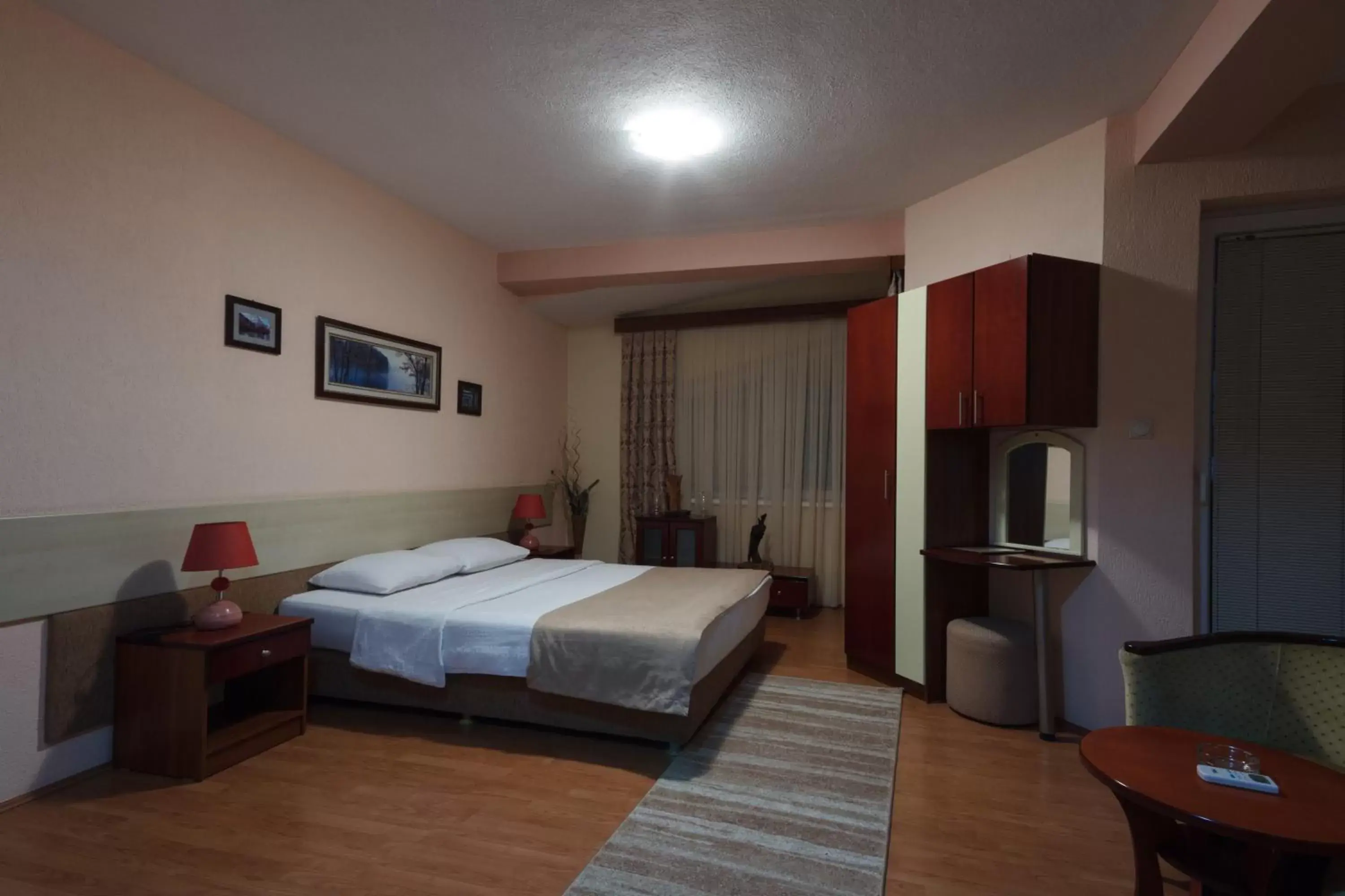 Double or Twin Room with Balcony in Hotel Ilinden Double or Twin Room with Balcony in Hotel Ilinden