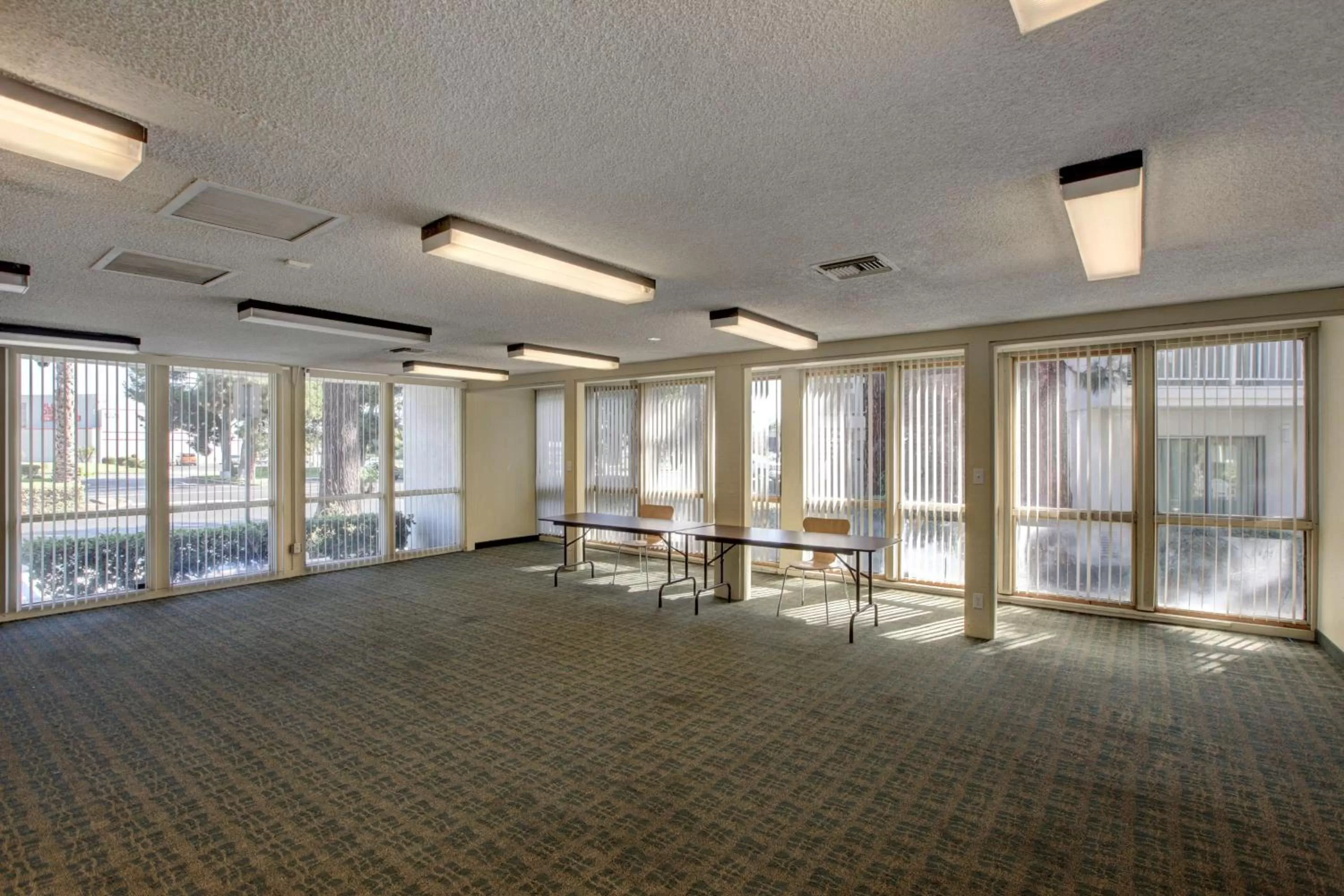 Lobby or reception in Motel 6-Santa Ana, CA - Irvine - Orange County Airport