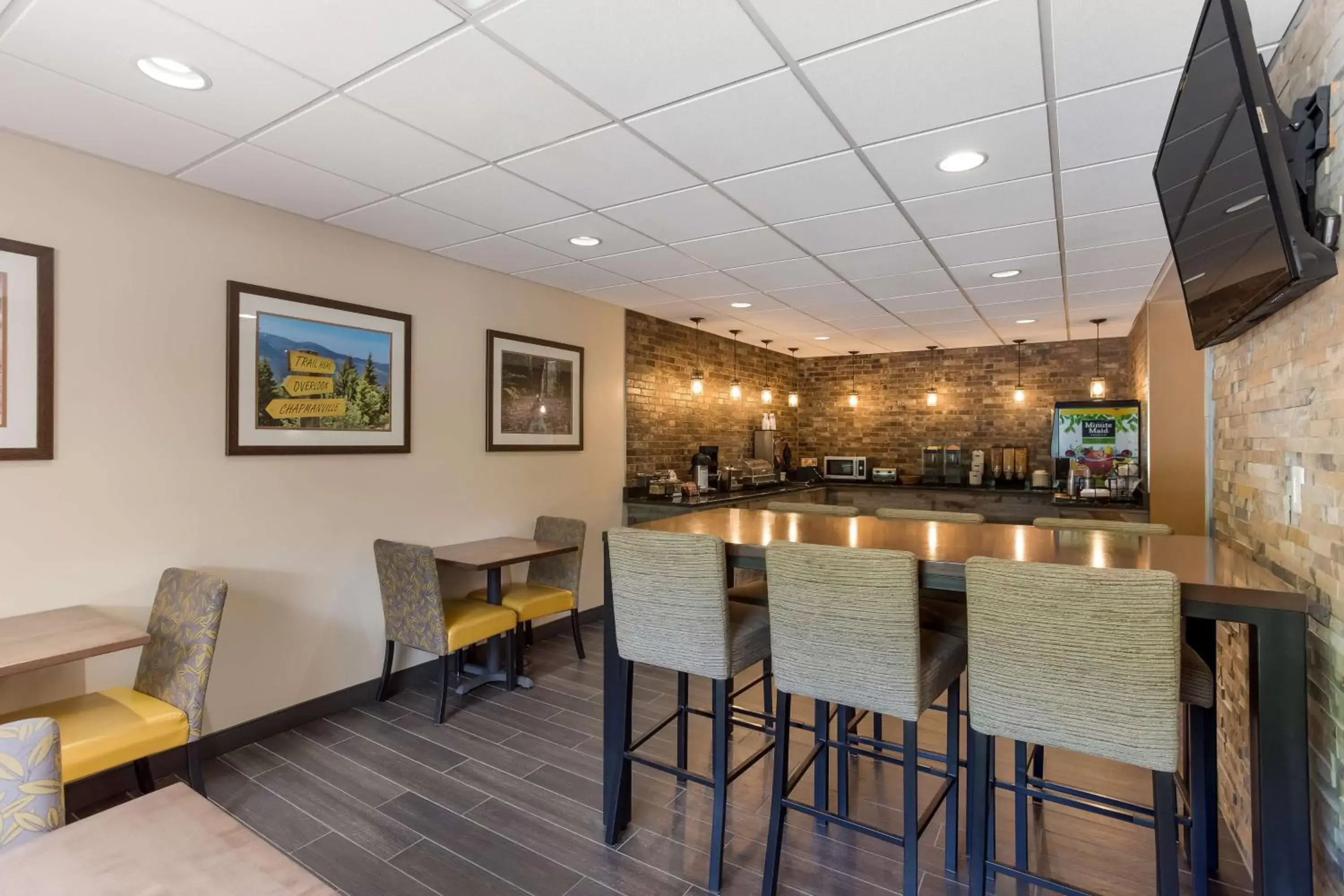 Restaurant/places to eat, Lounge/Bar in Best Western Logan Inn