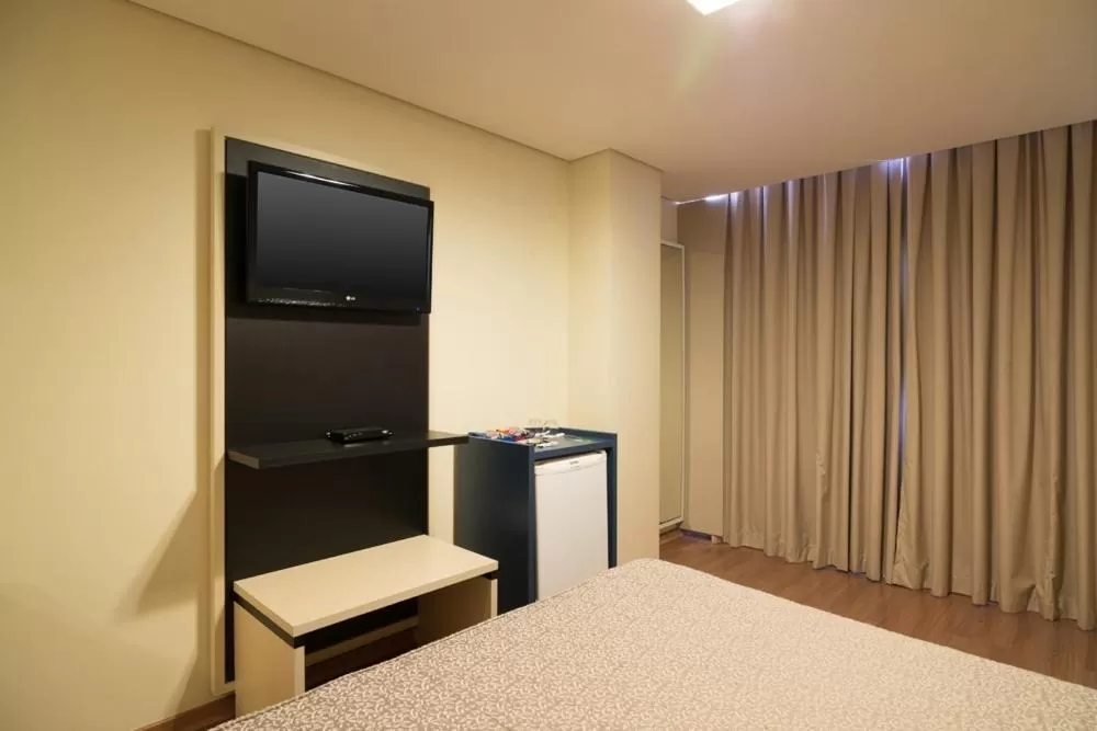 Bedroom, Bed in Hotel Financial