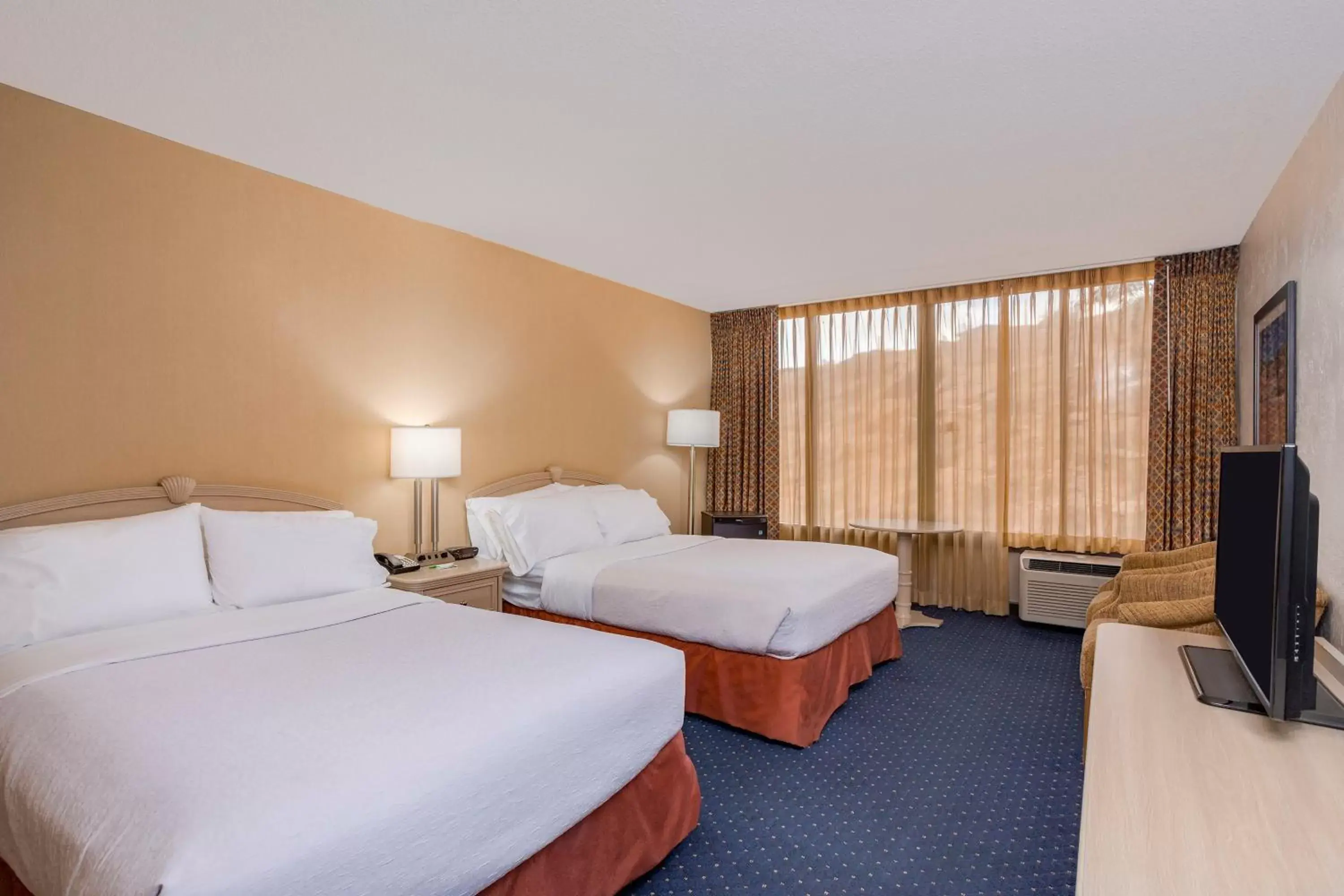 Photo of the whole room, Bed in Holiday Inn Canyon De Chelly-Chinle, an IHG Hotel