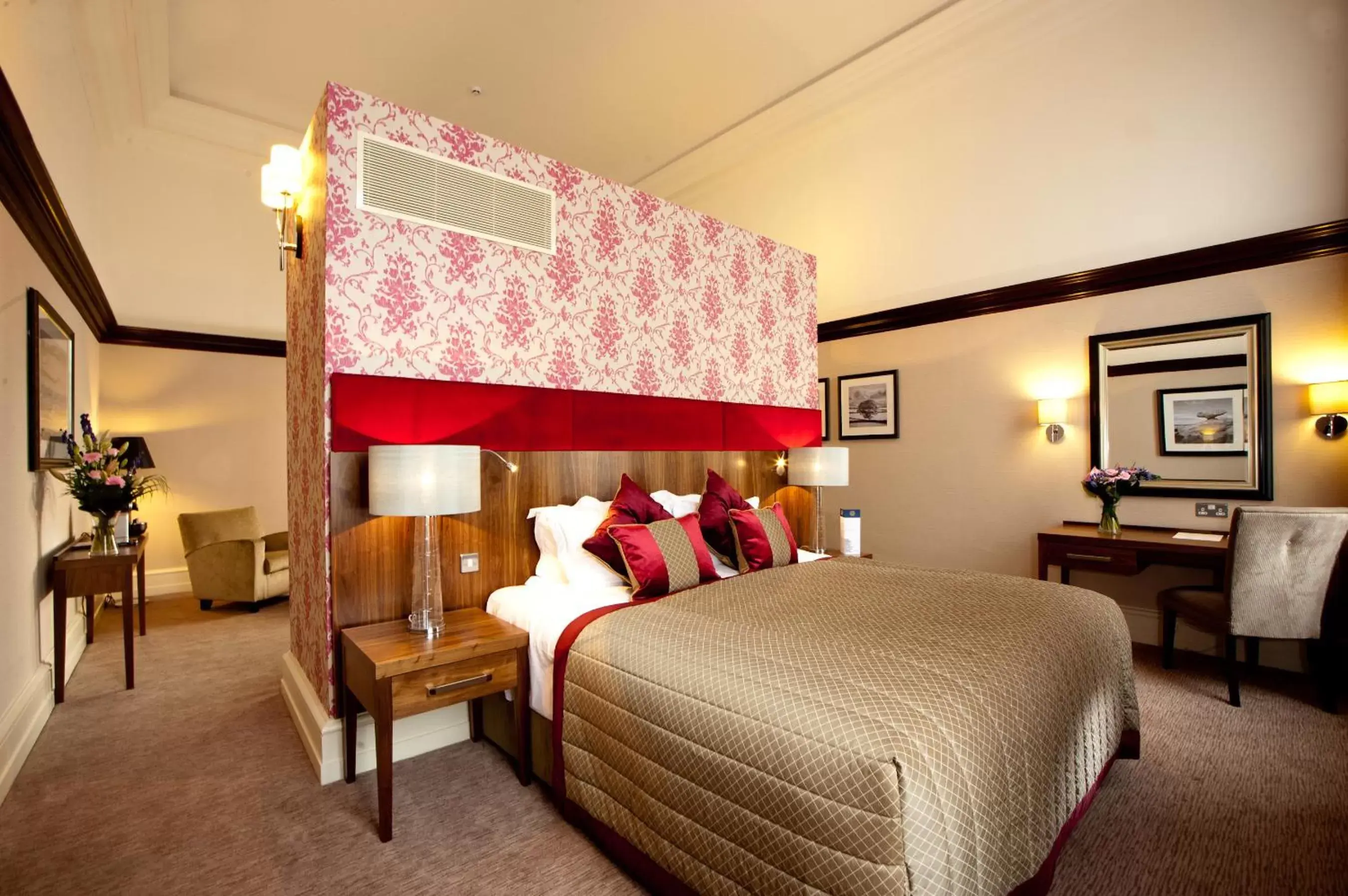 Photo of the whole room, Bed in The Grand, York