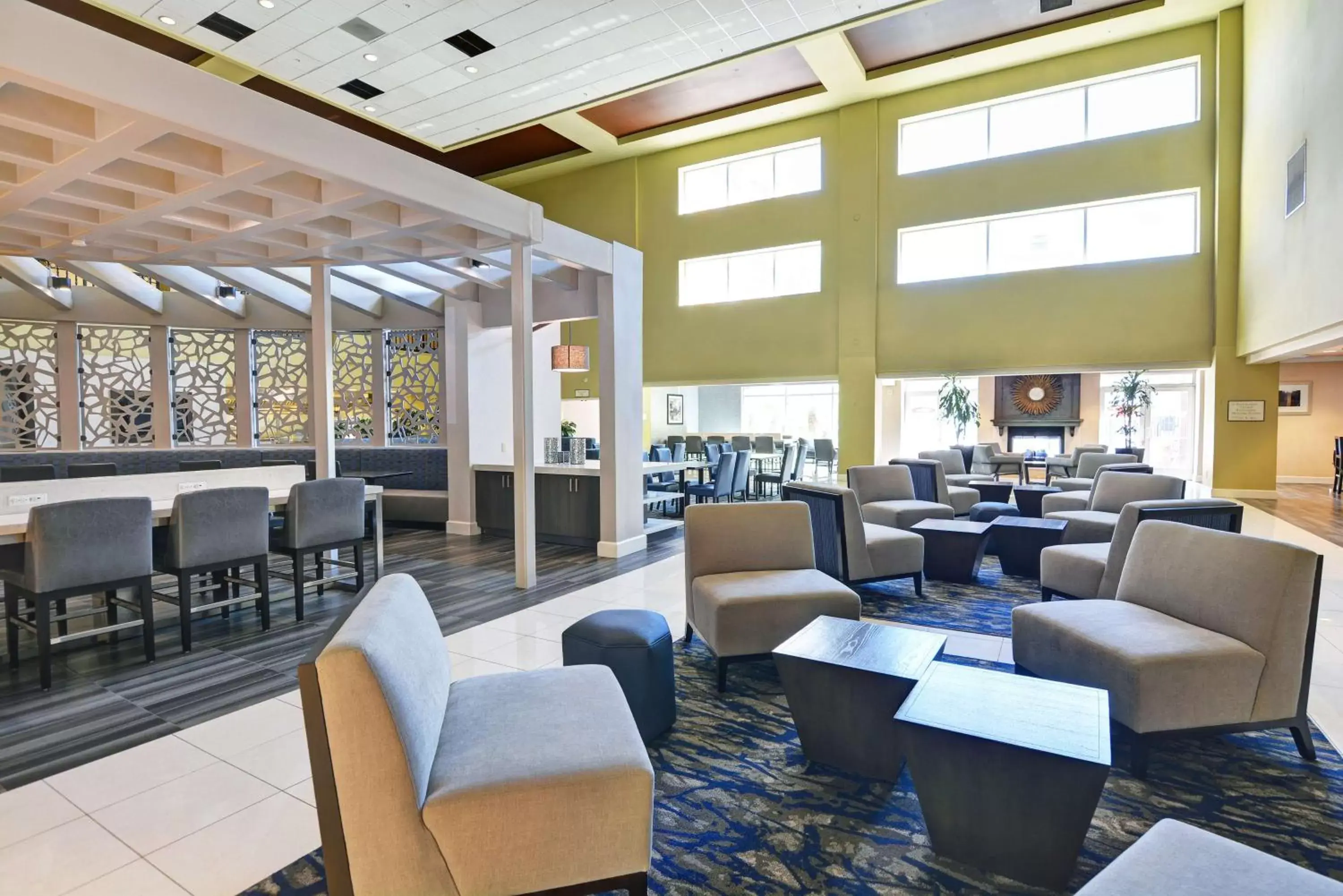 Lobby or reception in Embassy Suites Valencia Lobby or reception in Embassy Suites Valencia