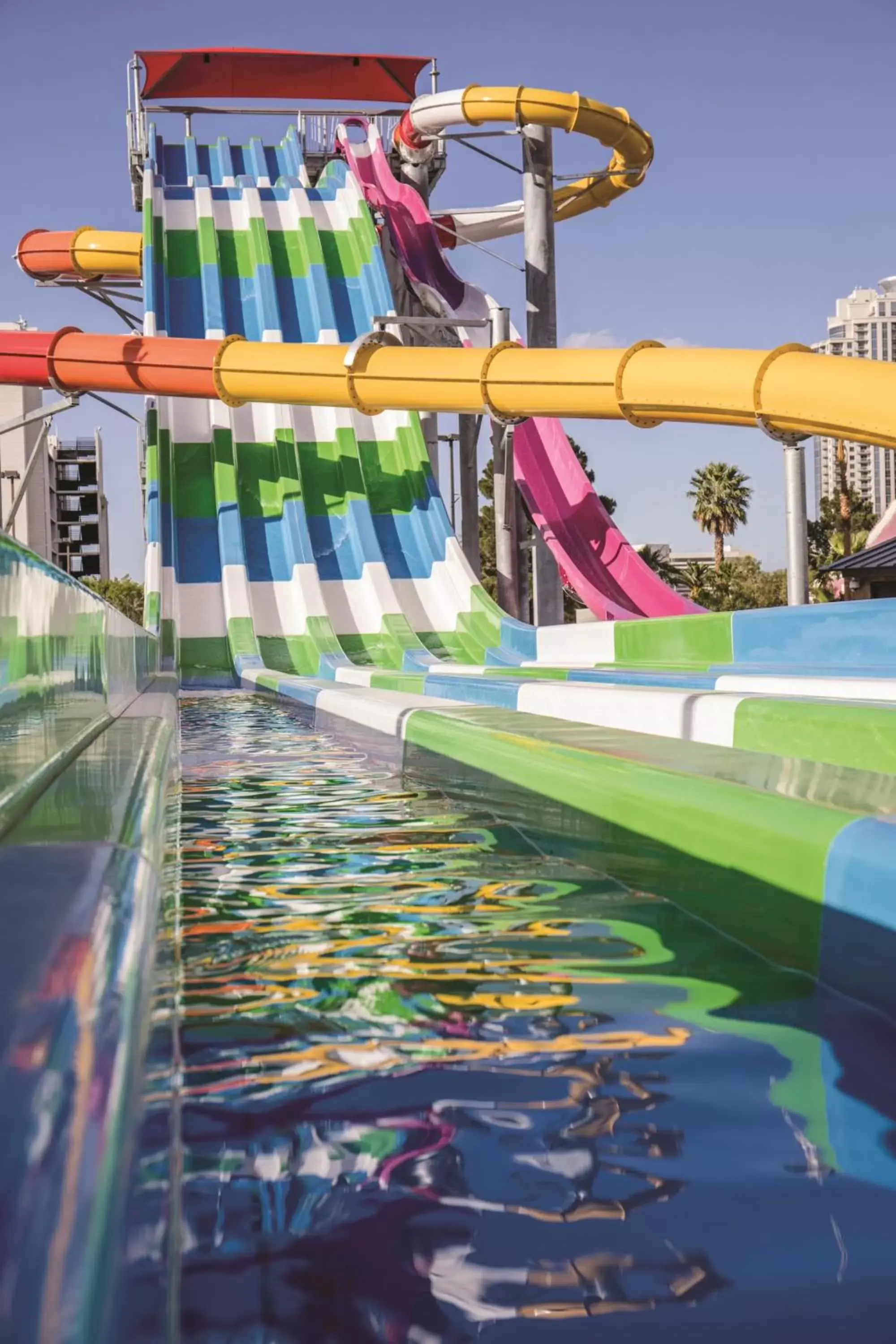 Swimming pool in Circus Circus Hotel, Casino & Theme Park Swimming pool in Circus Circus Hotel, Casino & Theme Park