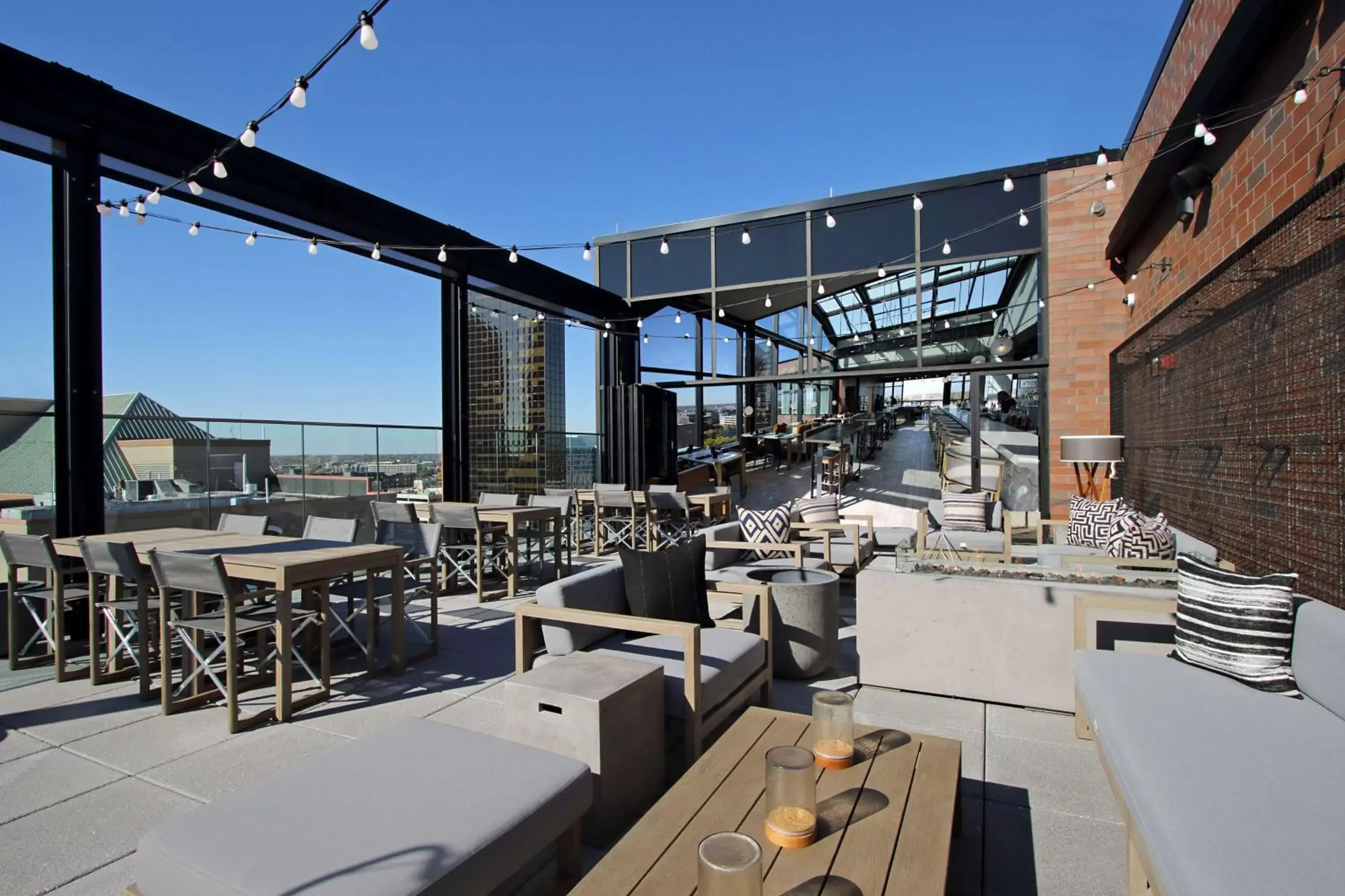 Patio, Restaurant/Places to Eat in Canopy By Hilton Columbus Downtown Short North