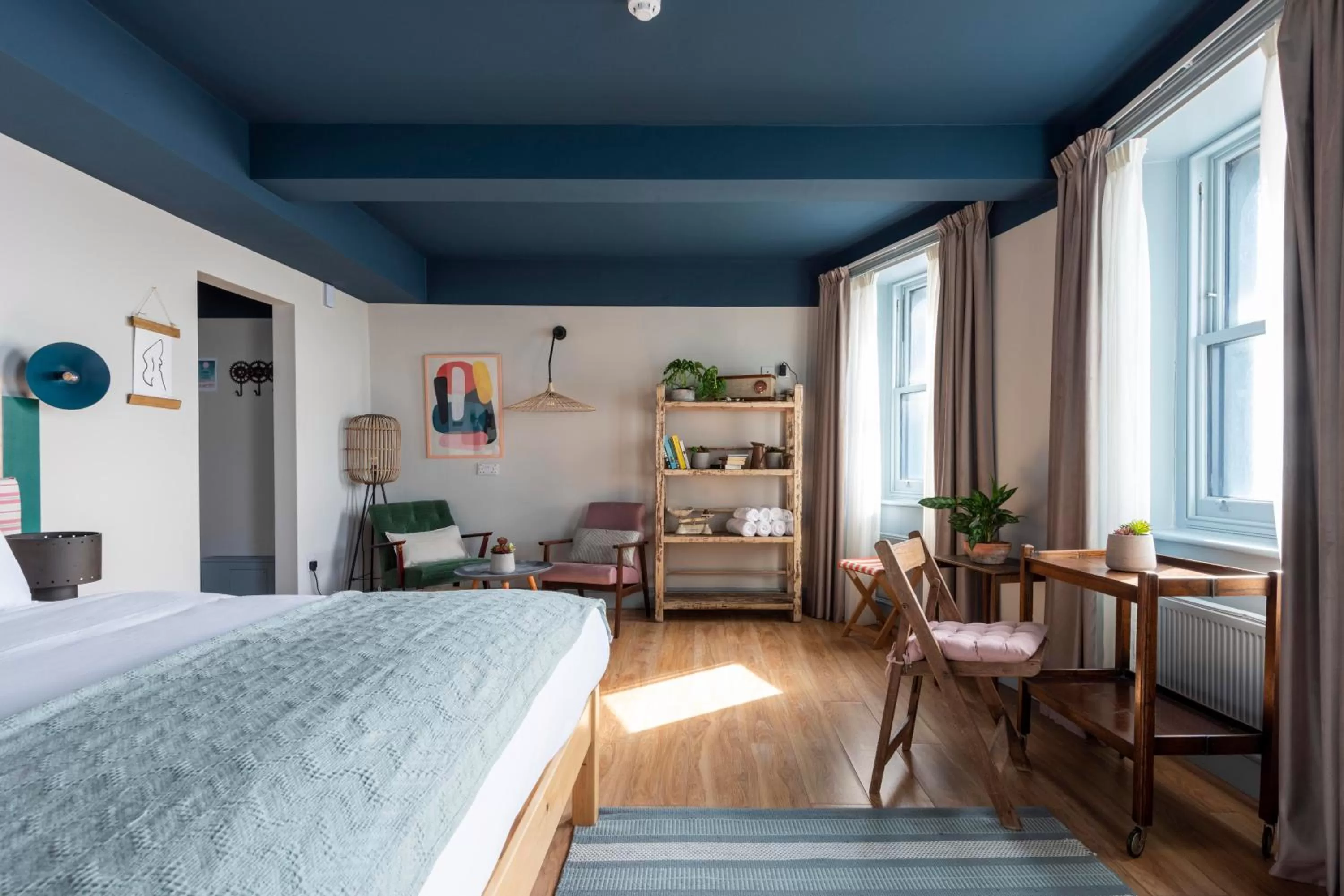 Photo of the whole room, Bed in Selina Brighton