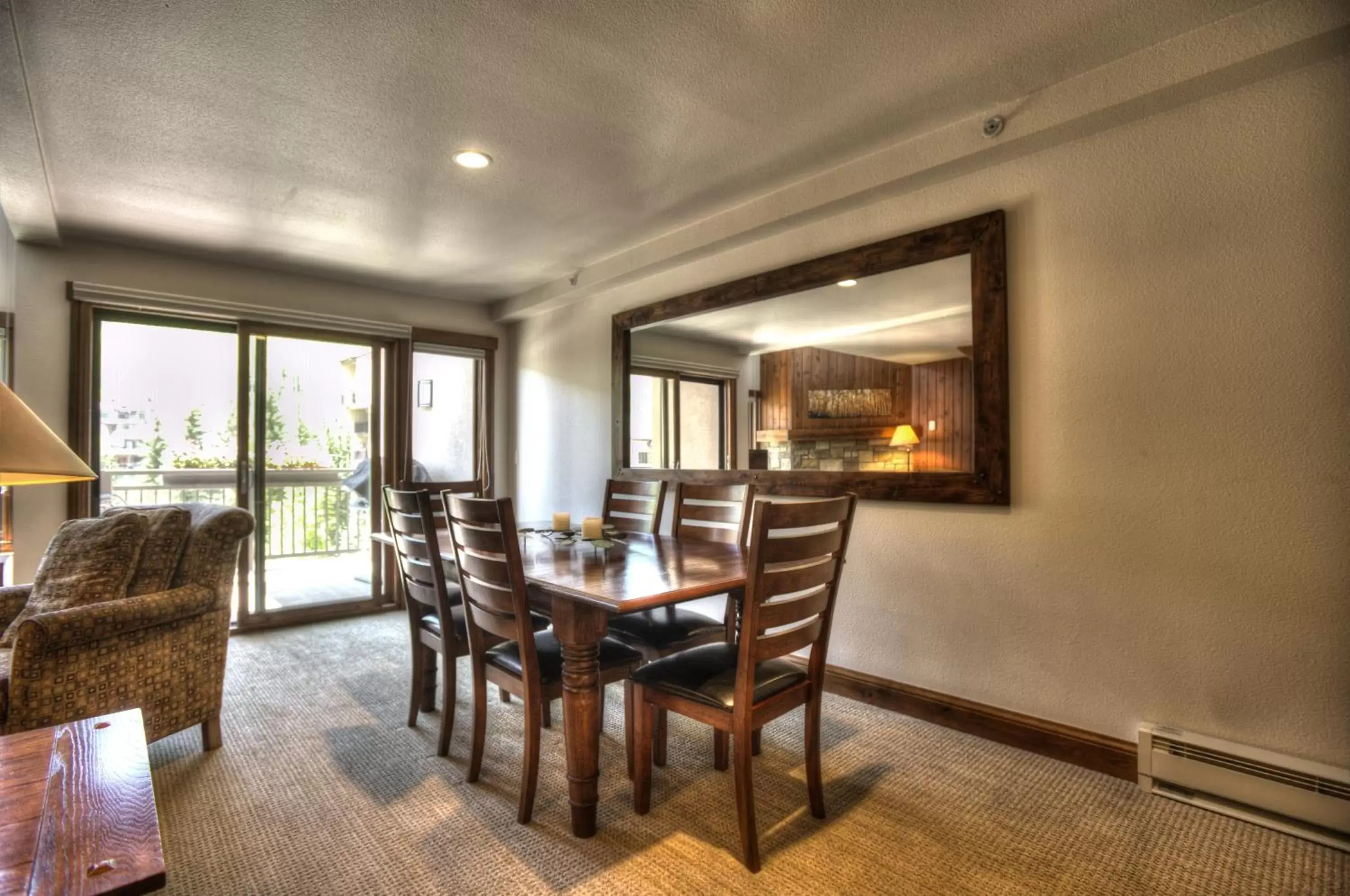 Balcony/Terrace, Dining Area in Lion Square Lodge