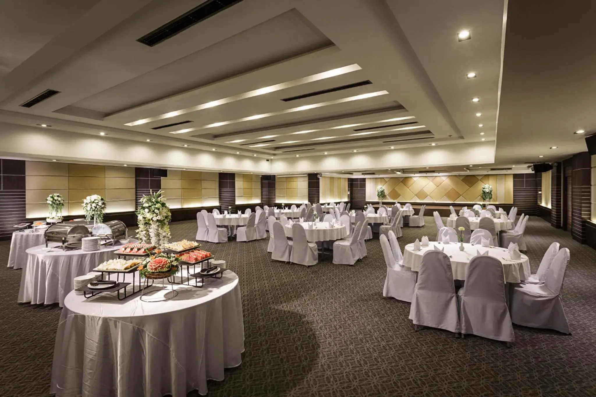 Other, Banquet Facilities in Holiday Garden Hotel (SHA Extra Plus)