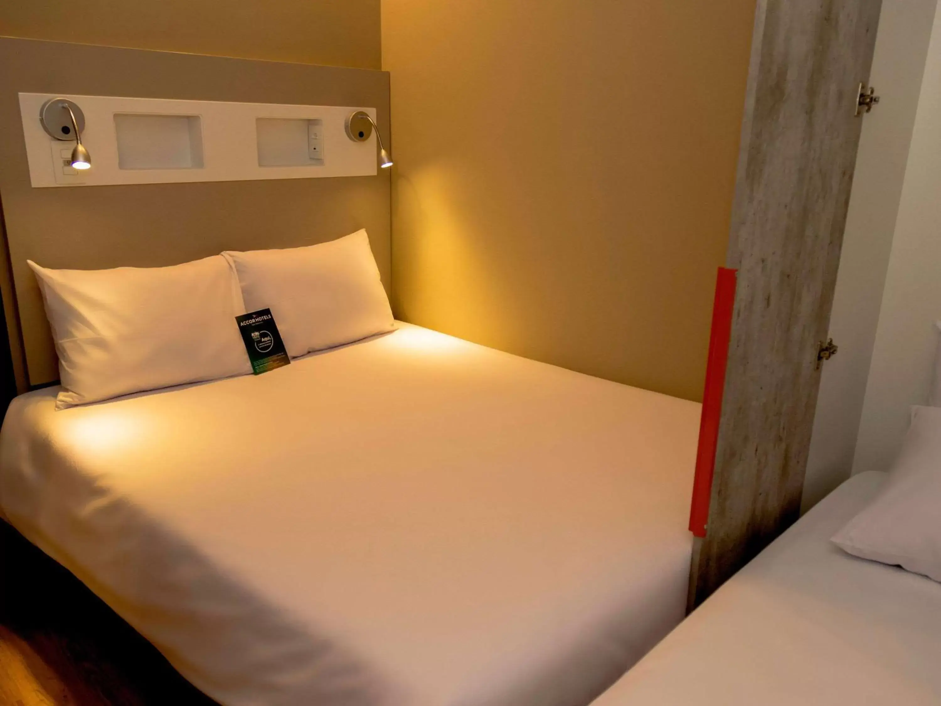 Photo of the whole room, Bed in Ibis Budget Lorena - Circuito da Fé