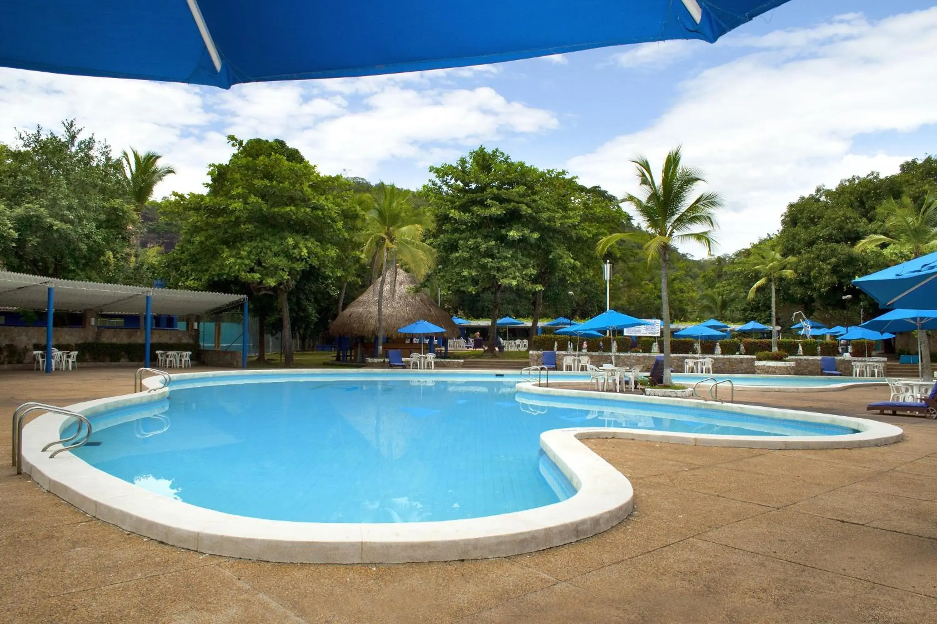 Swimming Pool in Hotel Guadaira Resort