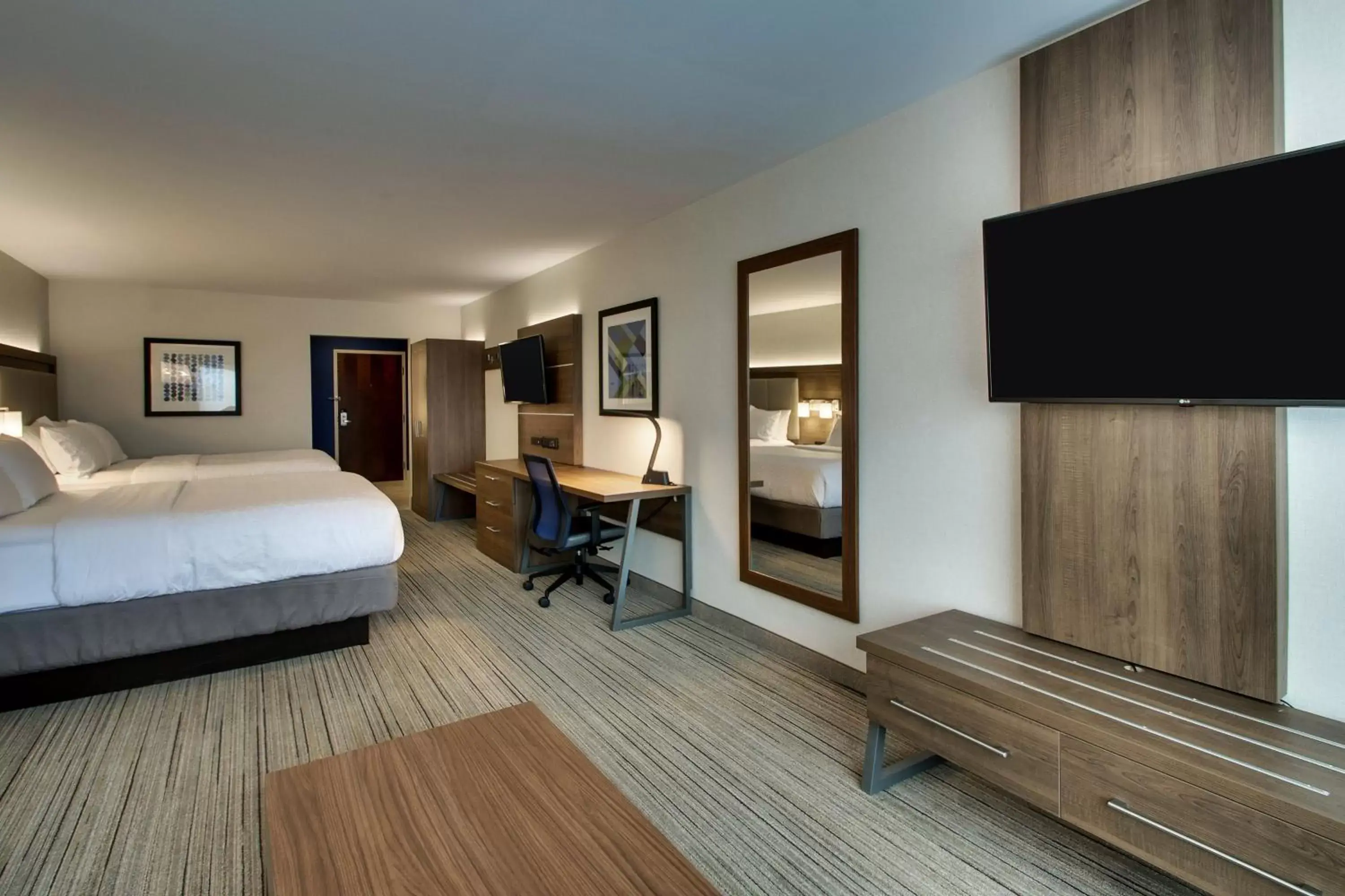 Photo of the whole room, Bed in Holiday Inn Express & Suites Mt Sterling North by IHG Photo of the whole room, Bed in Holiday Inn Express & Suites Mt Sterling North by IHG