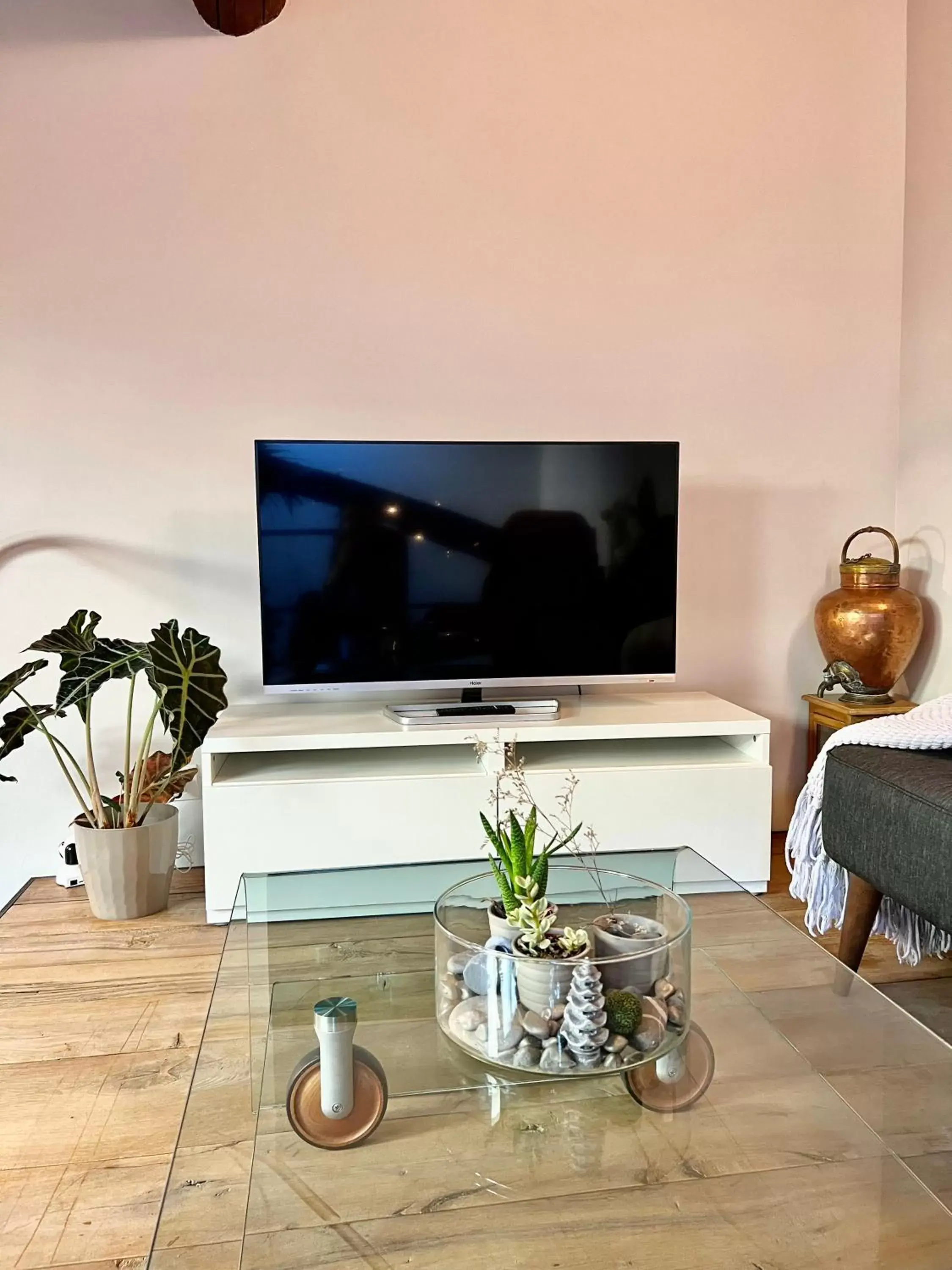 TV/Entertainment Center in B&B Palazzo Bruchi