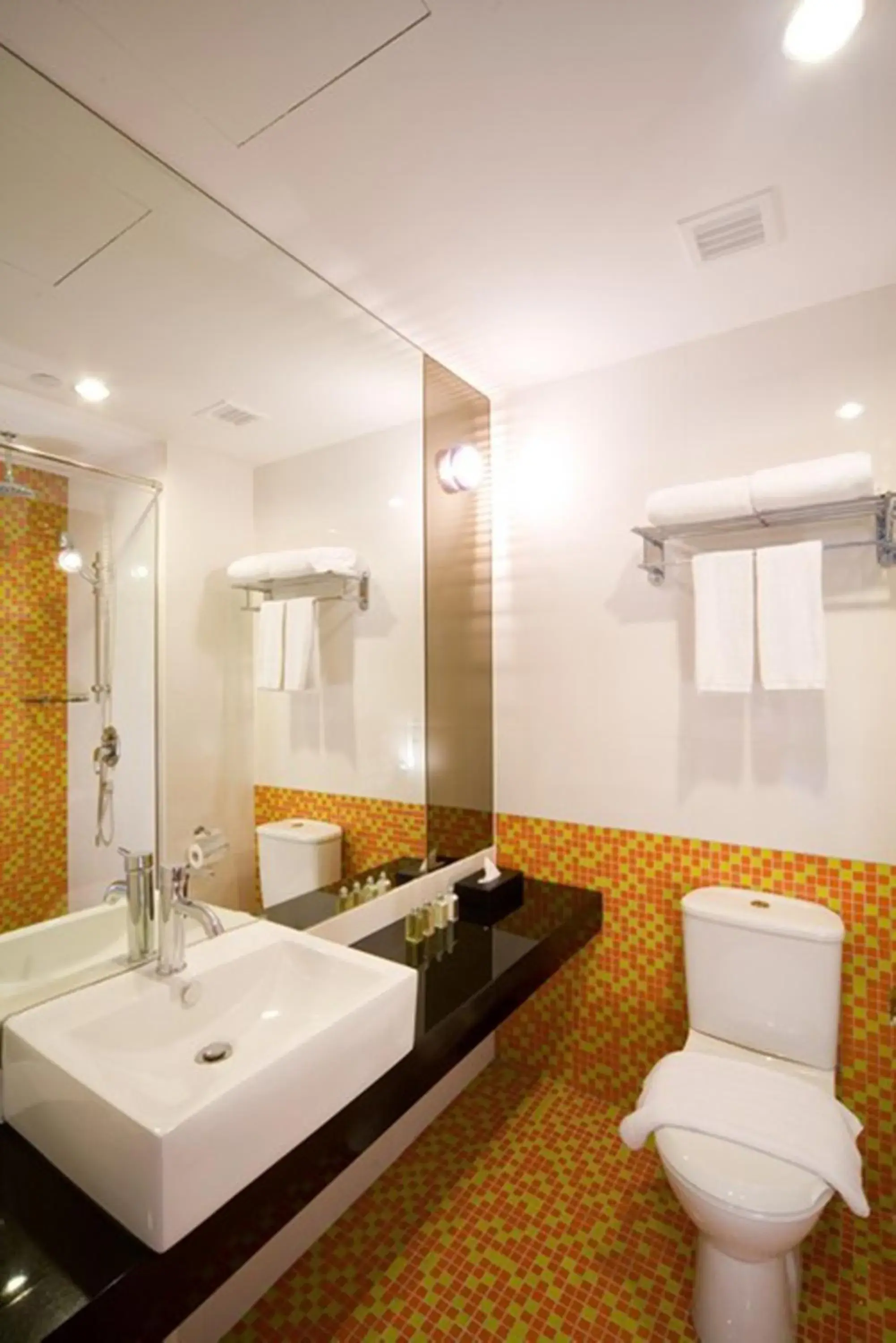 Premium Double or Twin Room in Hotel Re! @ Pearl's Hill Premium Double or Twin Room in Hotel Re! @ Pearl's Hill