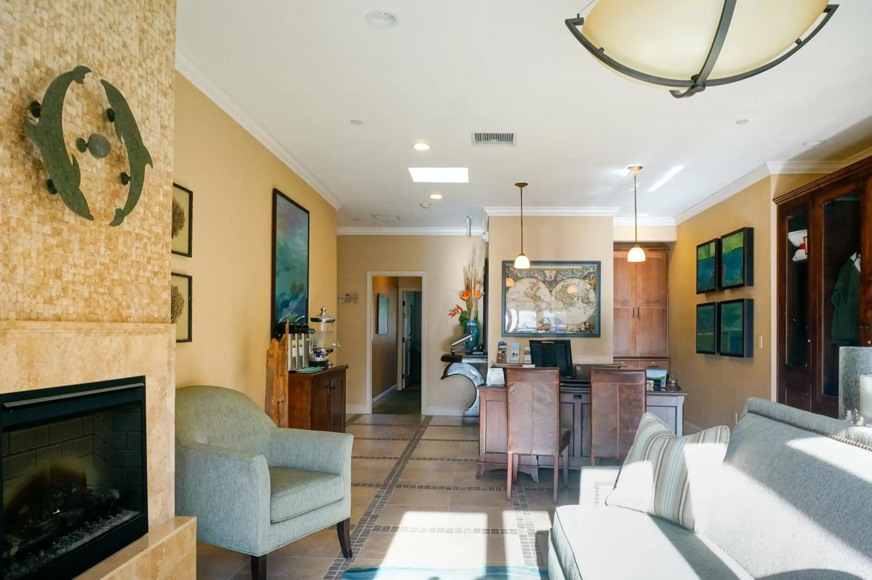 Lobby or reception, Seating Area in Blue Dolphin Inn