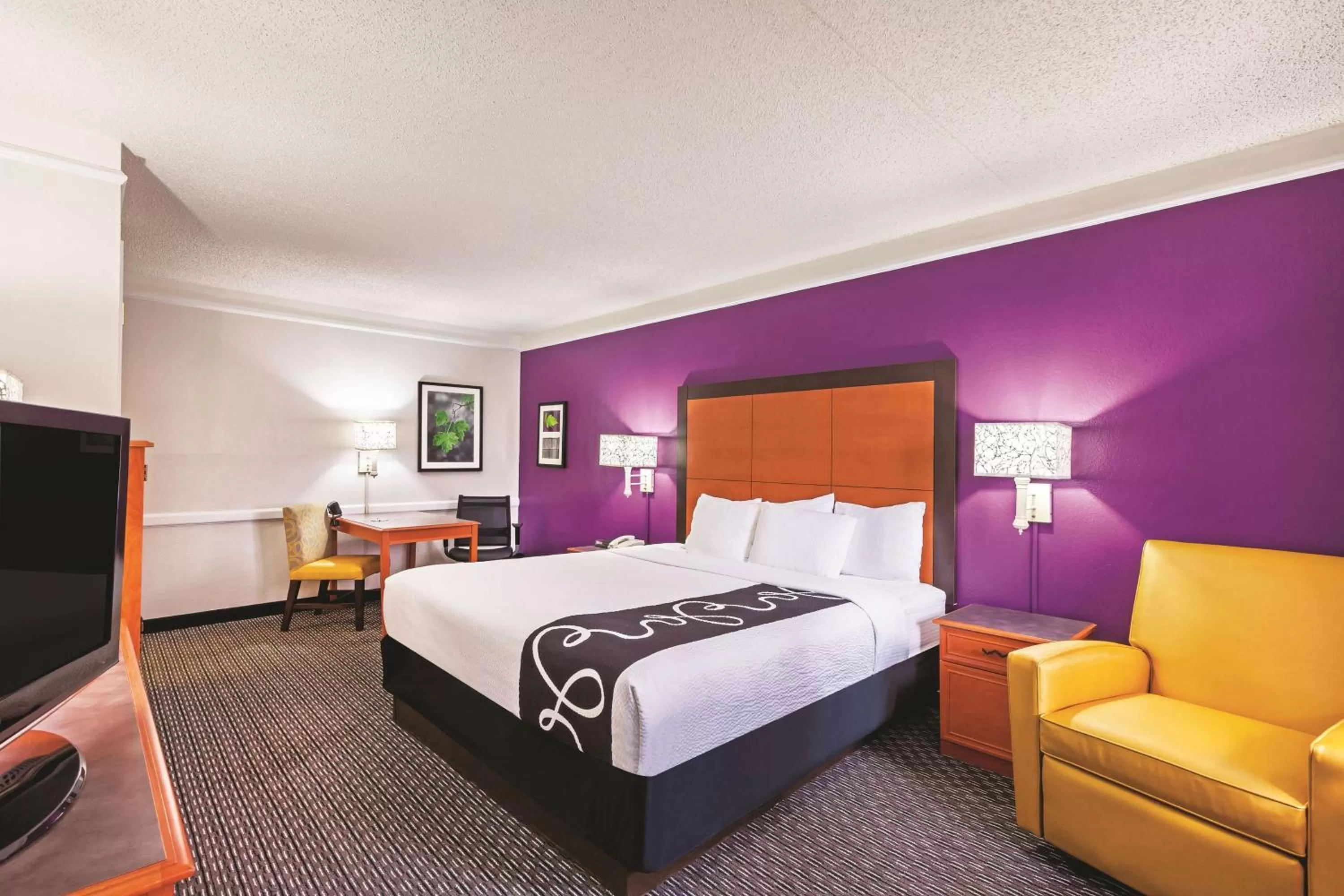 Photo of the whole room, Bed in La Quinta Inn by Wyndham Odessa
