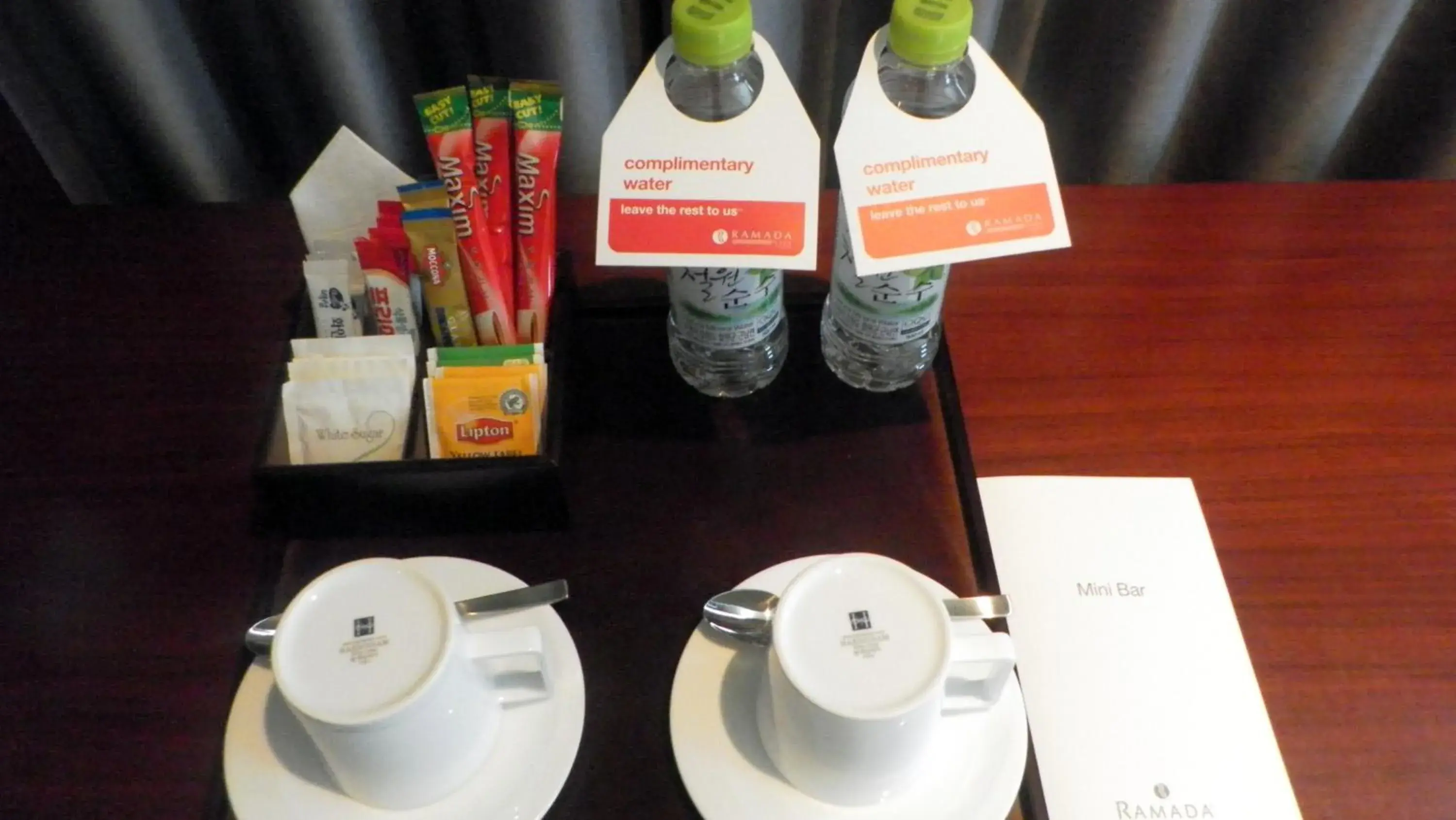 Coffee/tea facilities in Ramada Plaza by Wyndham Suwon