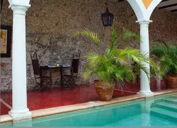 Decorative detail, Swimming Pool in Hotel Hacienda Mérida VIP