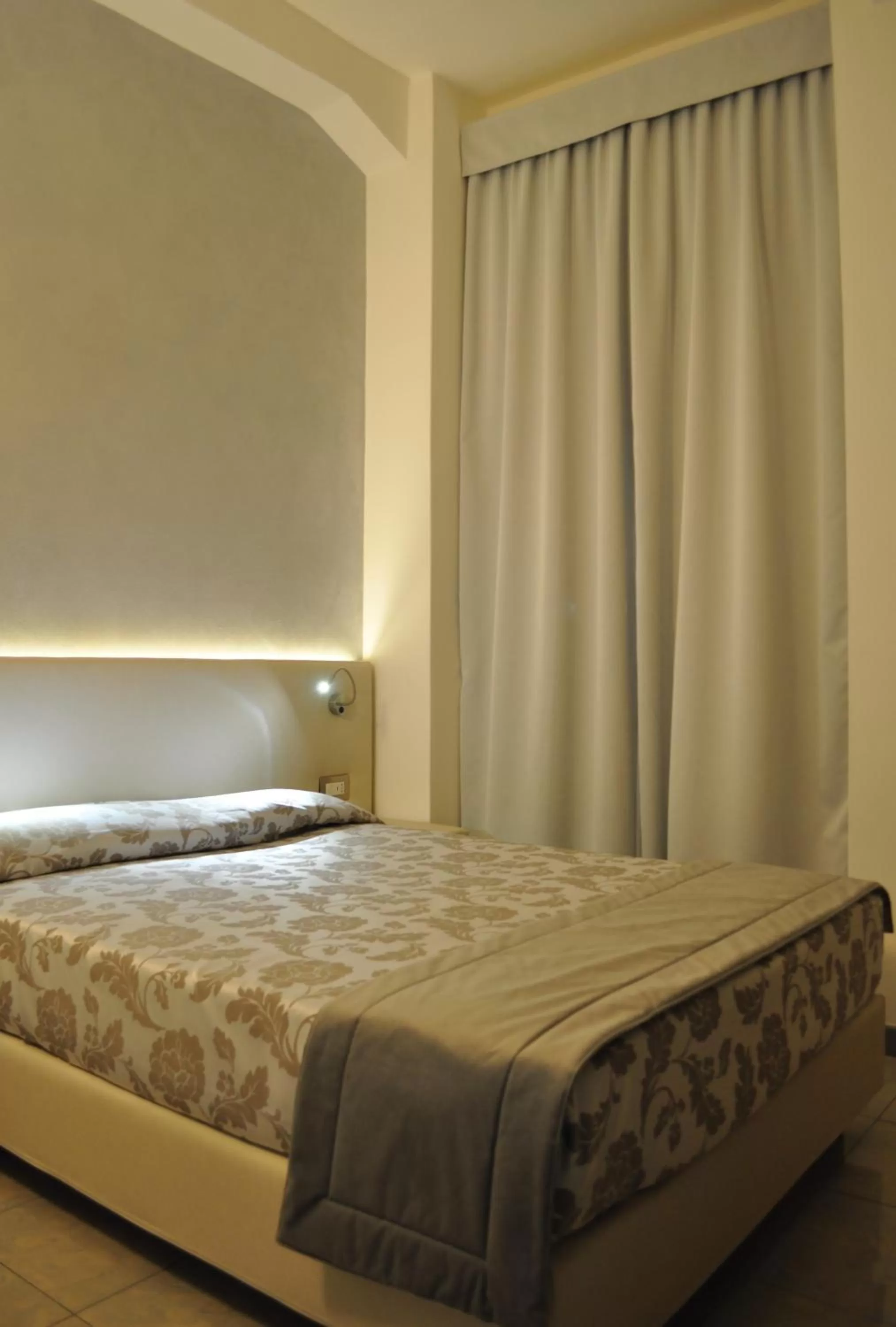 Bedroom in Hotel Garibaldi