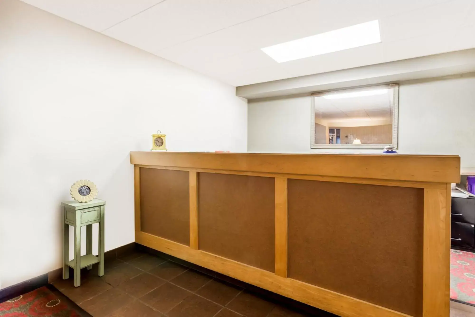 Lobby or reception in Days Inn by Wyndham Cedar Falls- University Plaza Lobby or reception in Days Inn by Wyndham Cedar Falls- University Plaza