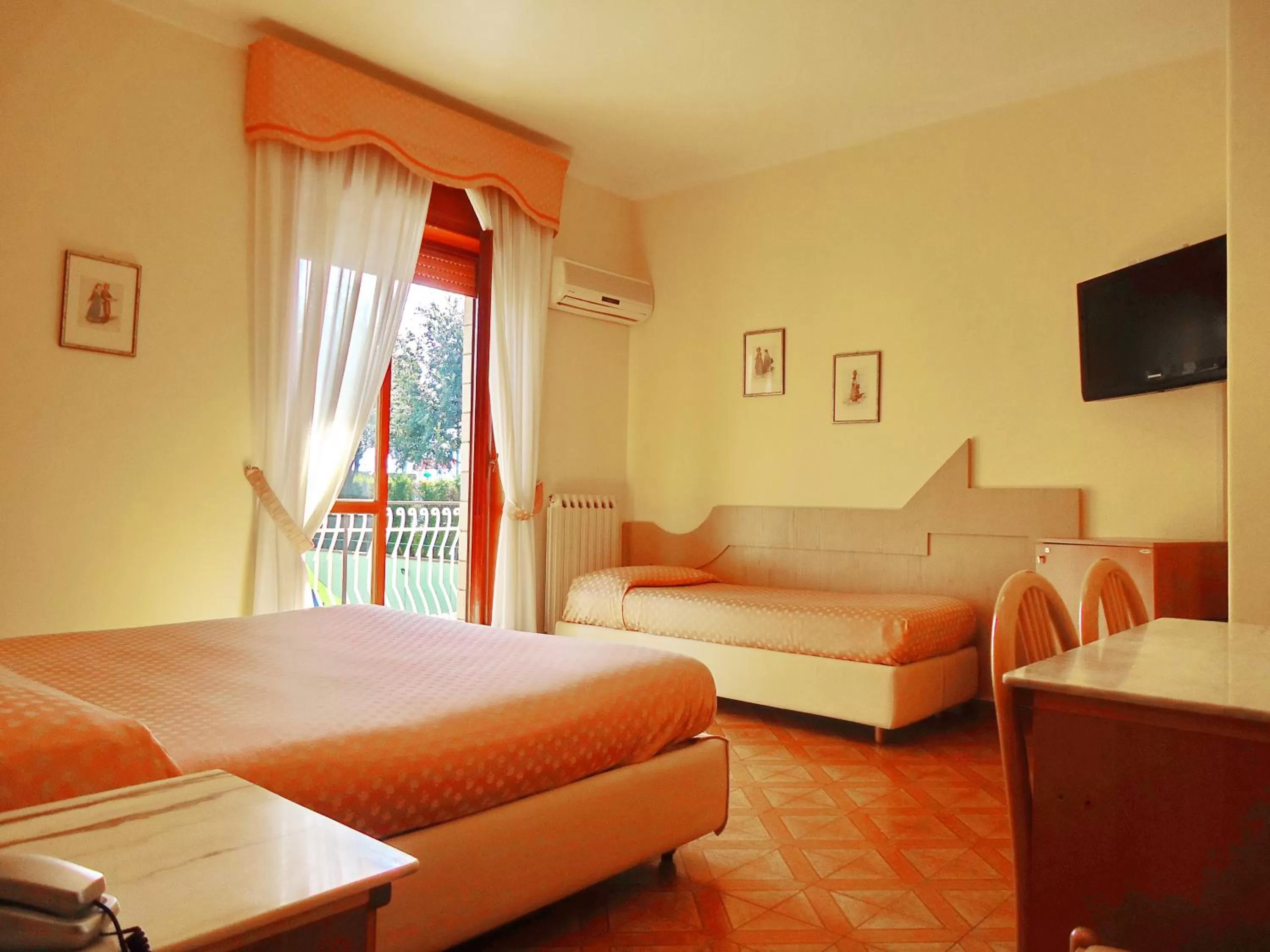 Day, Bed in Hotel Giovanna