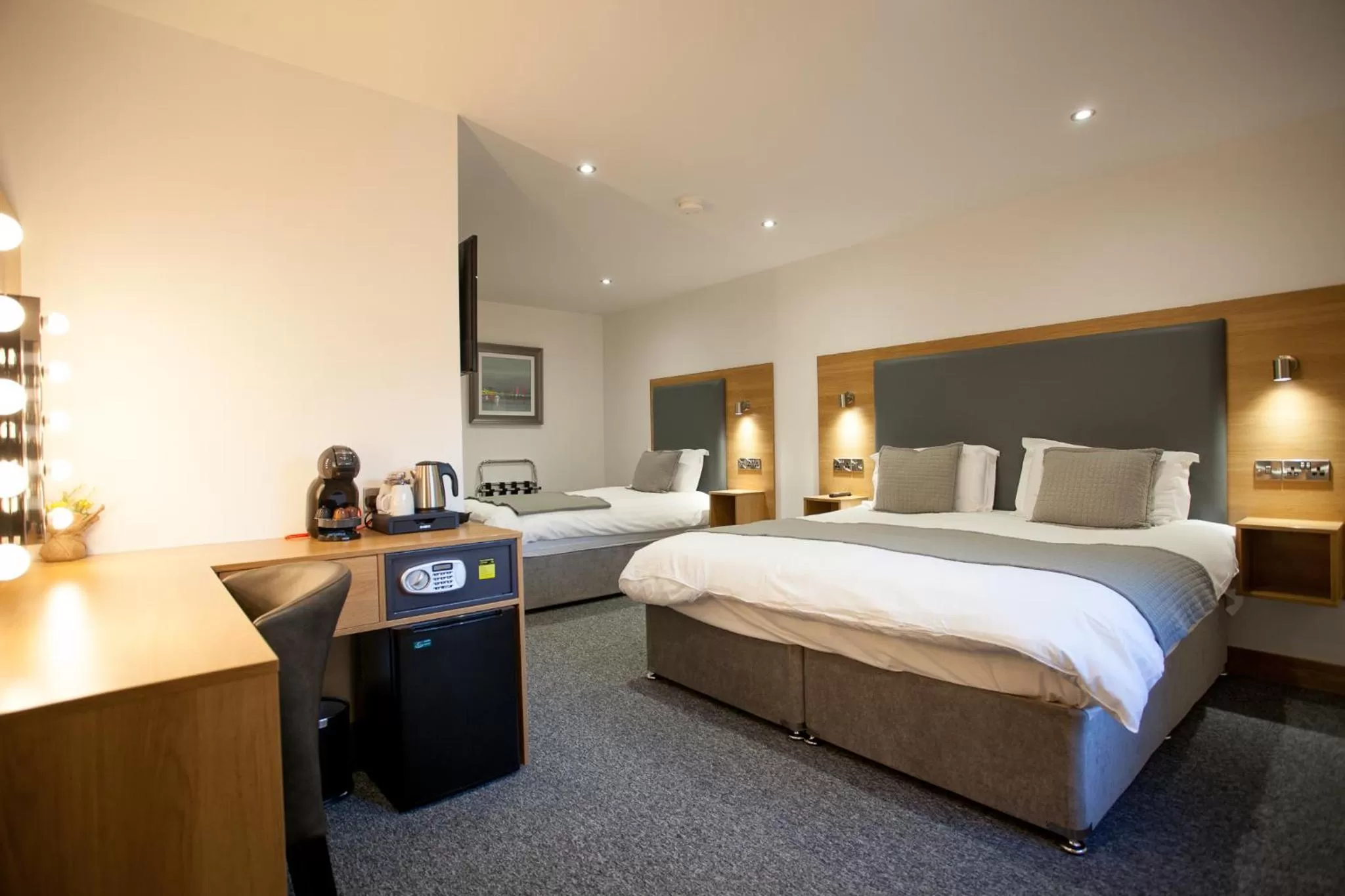 Bedroom in All Seasons