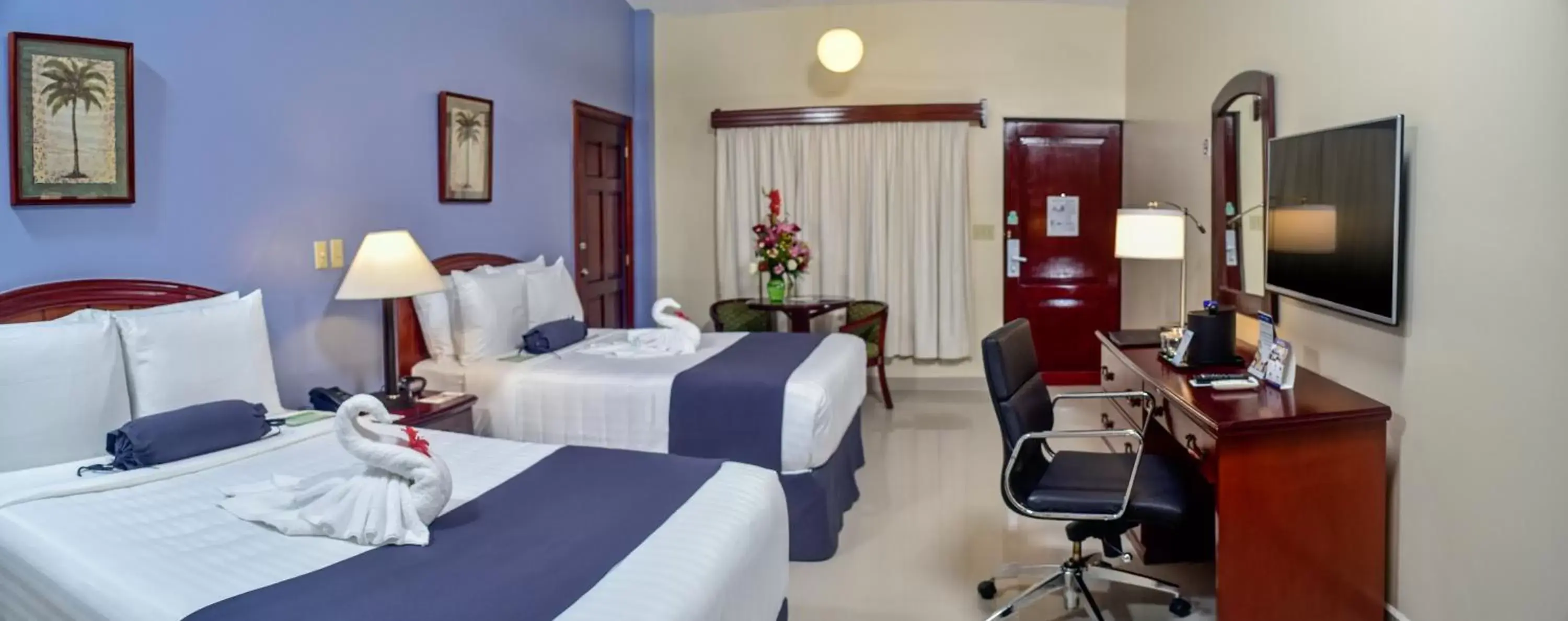 Bed in Best Western Plus Belize Biltmore Plaza