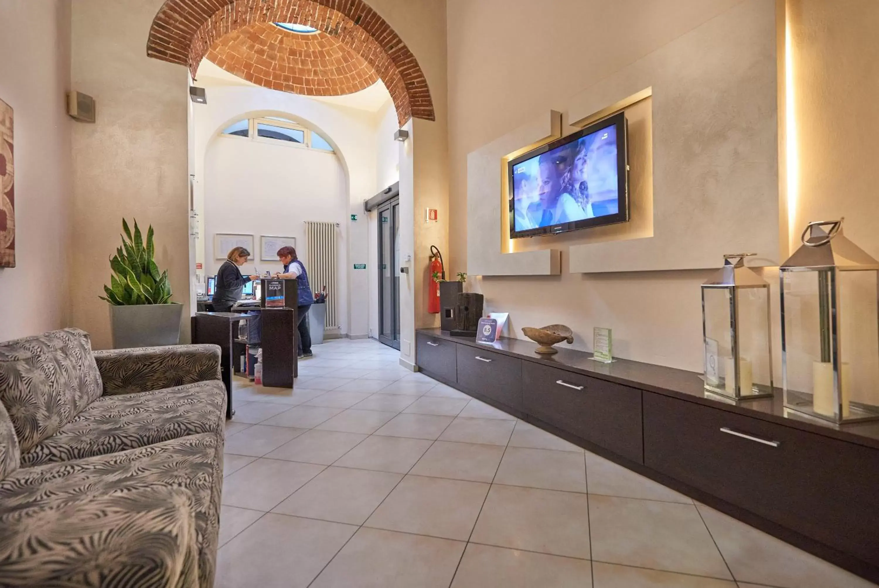 Communal lounge/ TV room, Lobby/Reception in Hotel Cosimo de' Medici