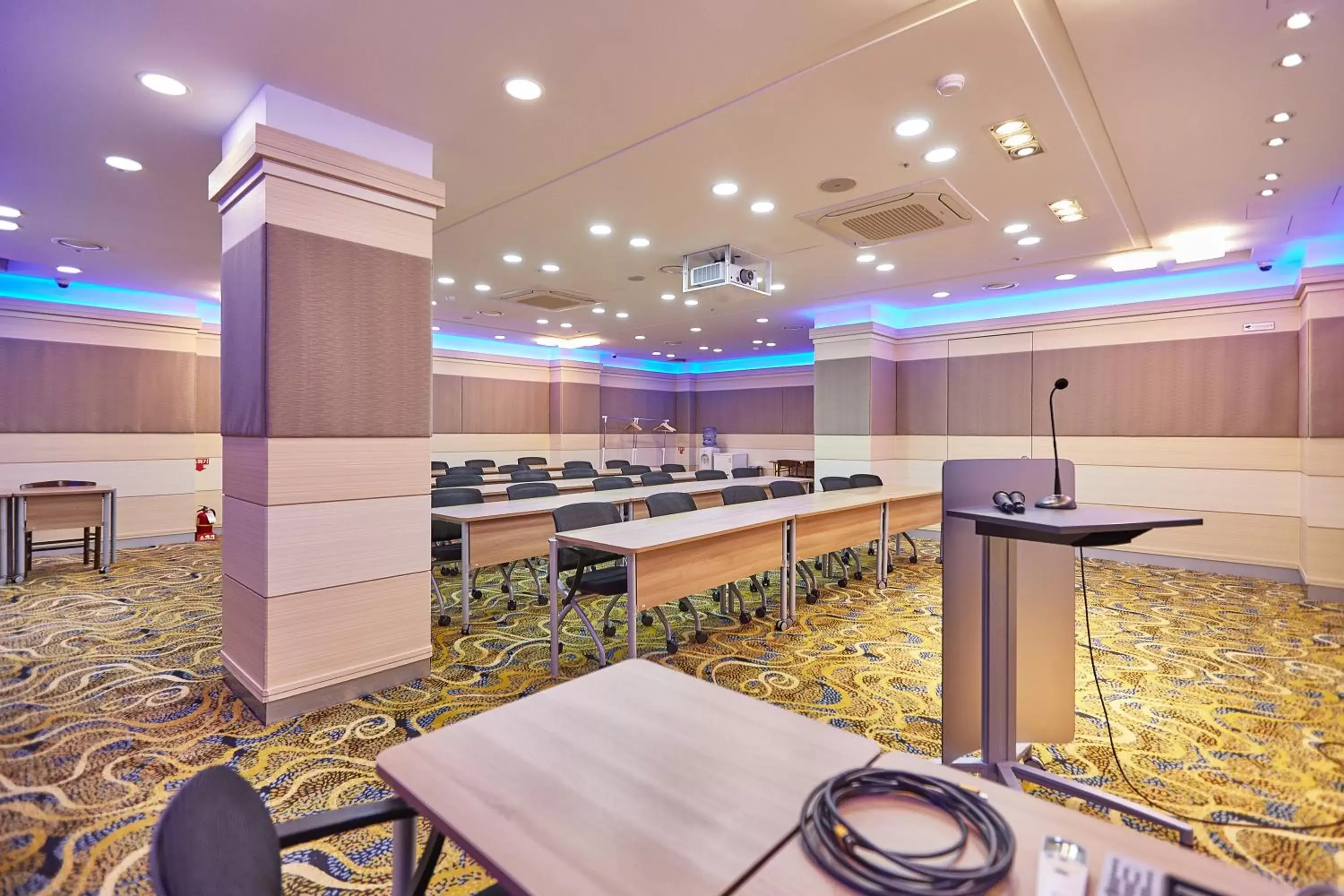 Meeting/conference room in Towerhill Hotel