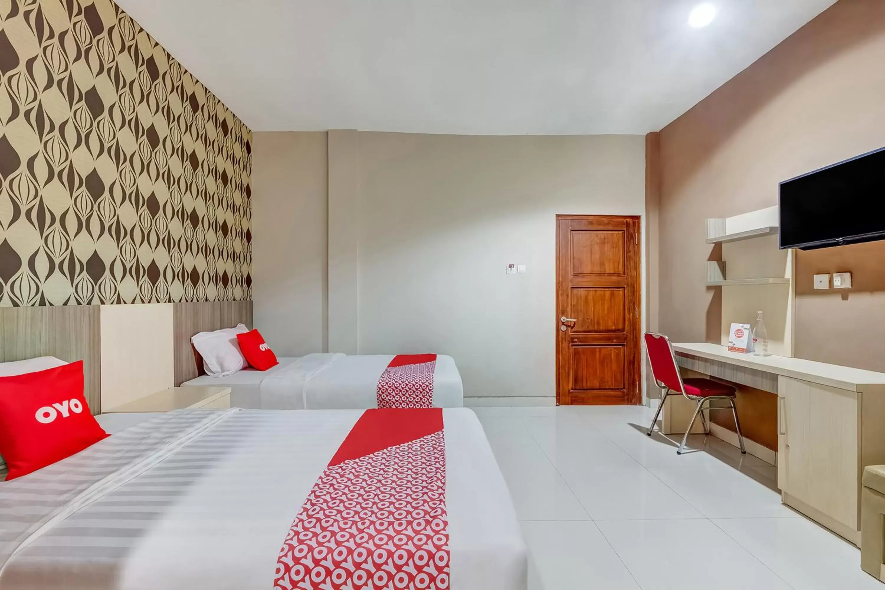 Bedroom, Bed in SUPER OYO Flagship 3726 Tembok Batu Residence