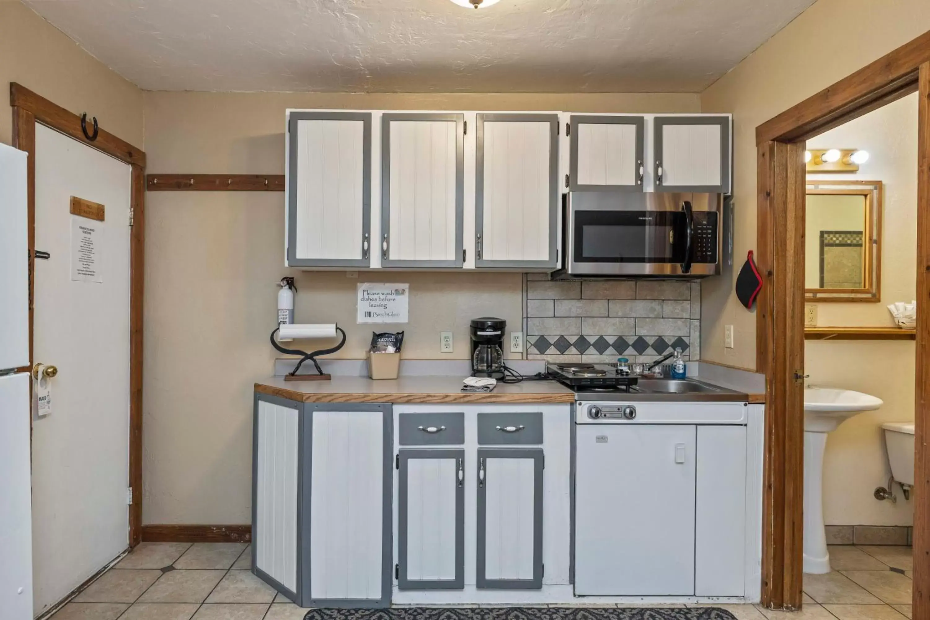 Kitchen/Kitchenette in Birch Glen Lodge