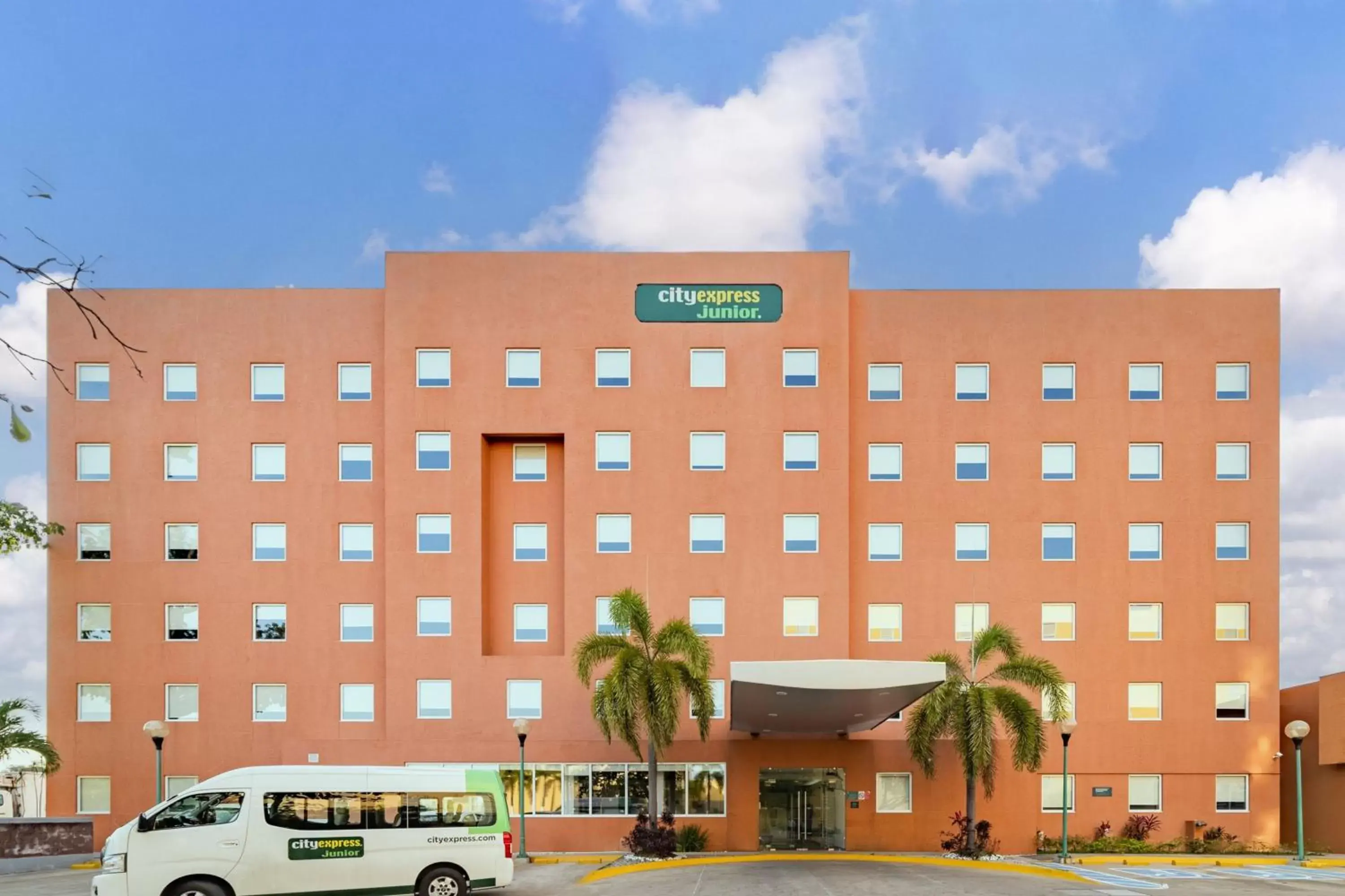 Property Building in City Express Junior by Marriott Villahermosa