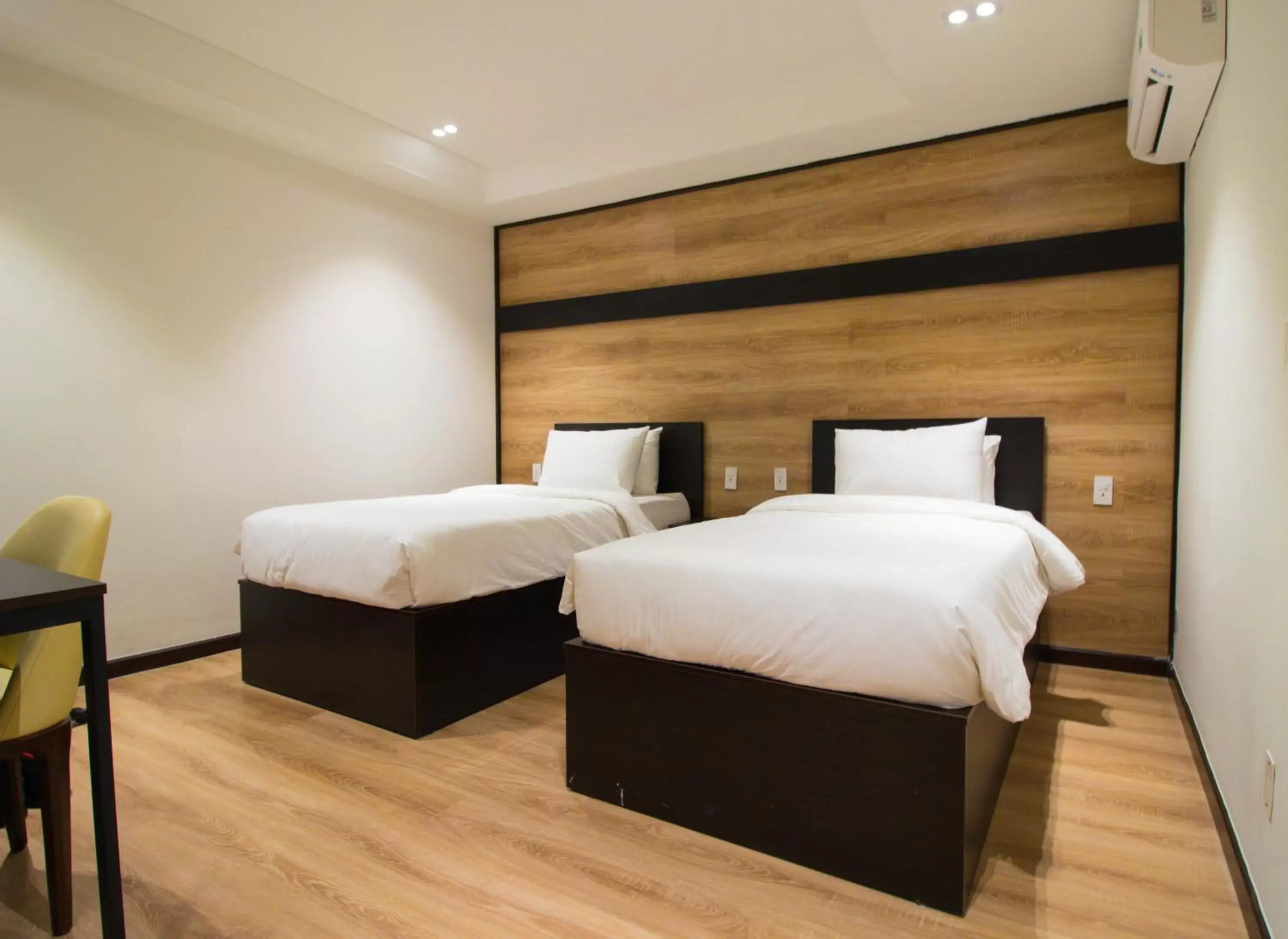 Standard Twin Room in The Chill Suites - City Center