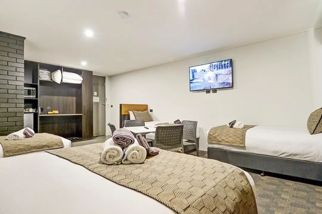 Decorative detail, Bed in CBD Motor Inn