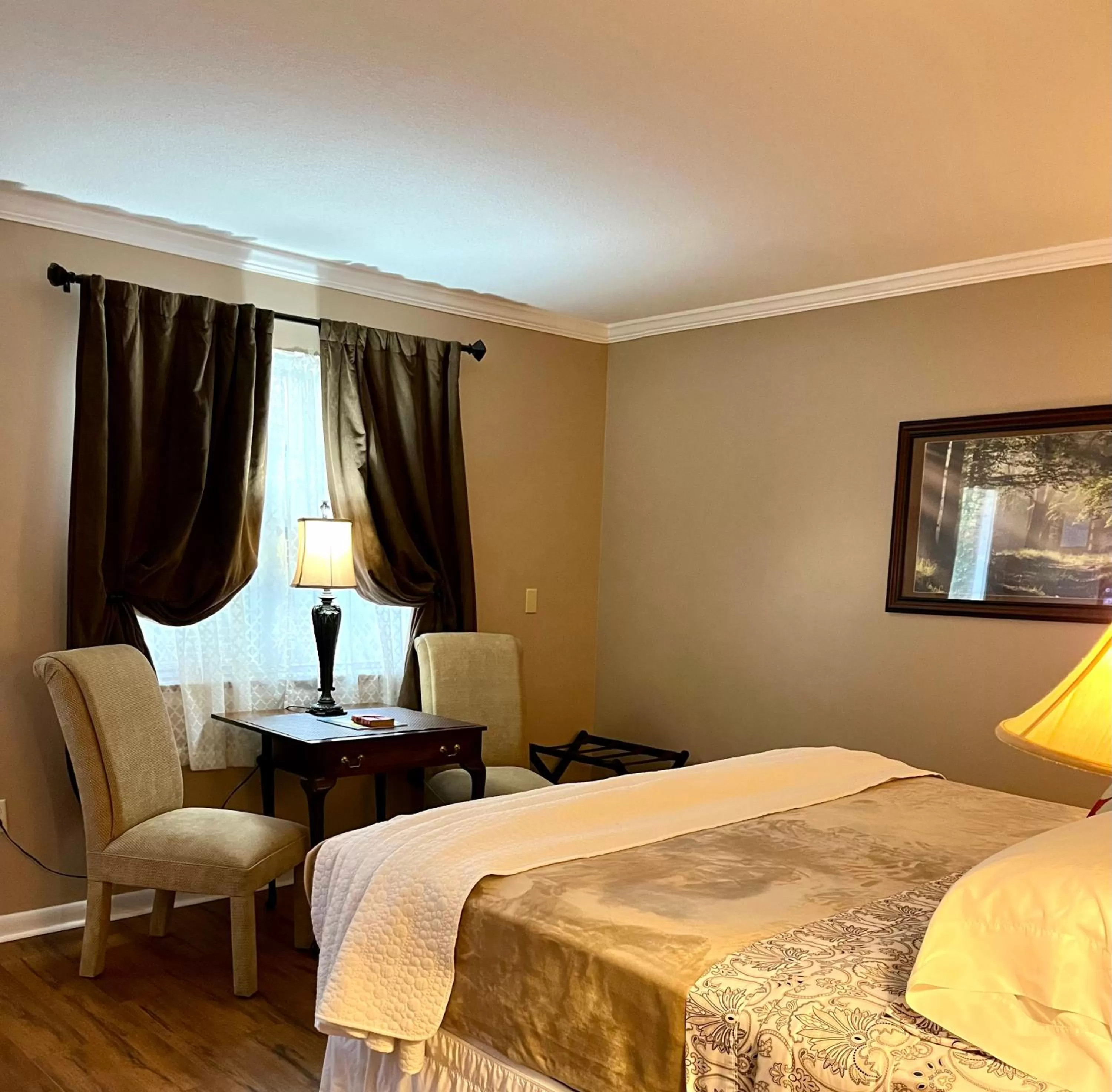 Seating area, Bed in Grafton Lodge