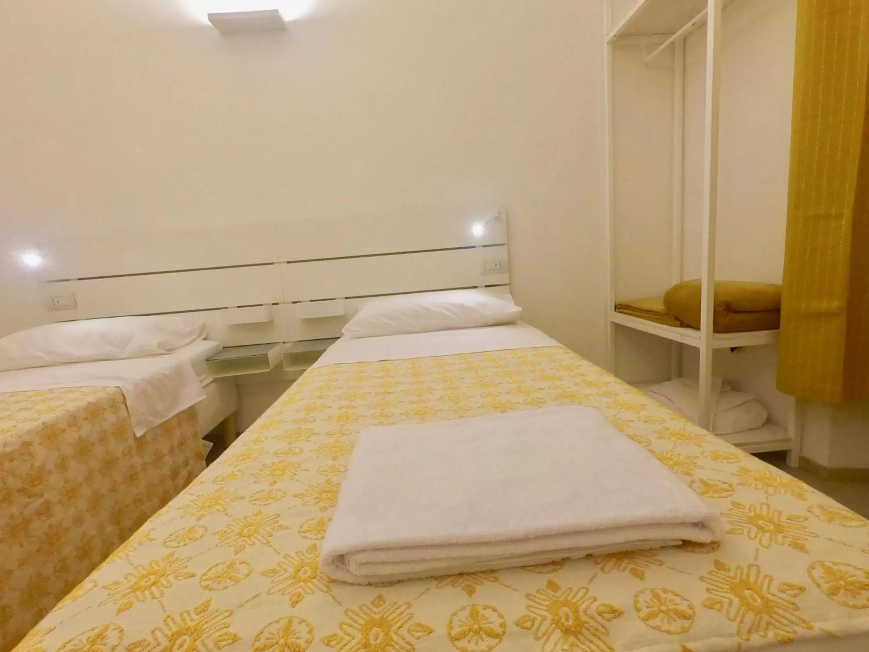 Bed in Central Savona B&B