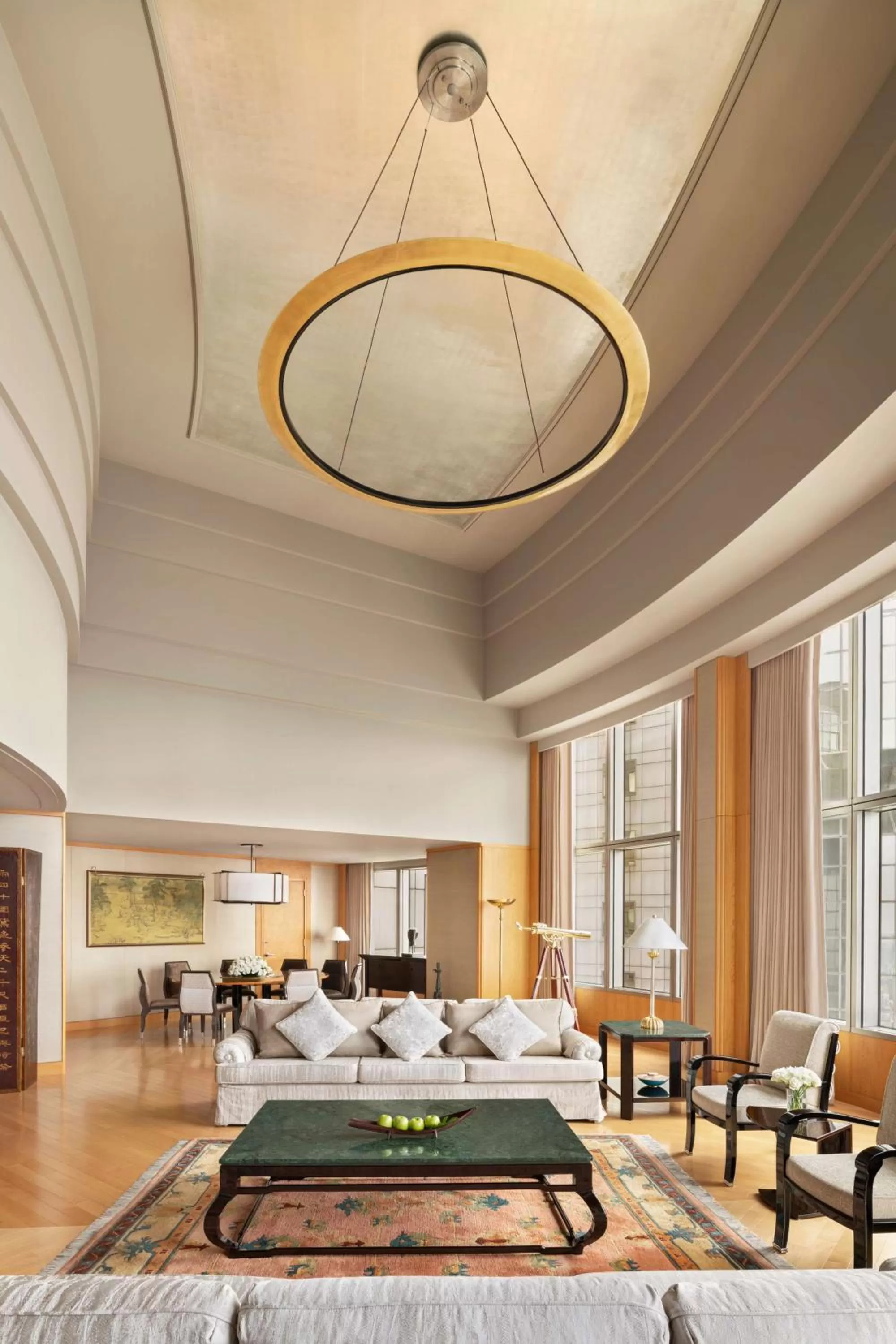 Living room, Bed in Shangri-La Far Eastern, Taipei