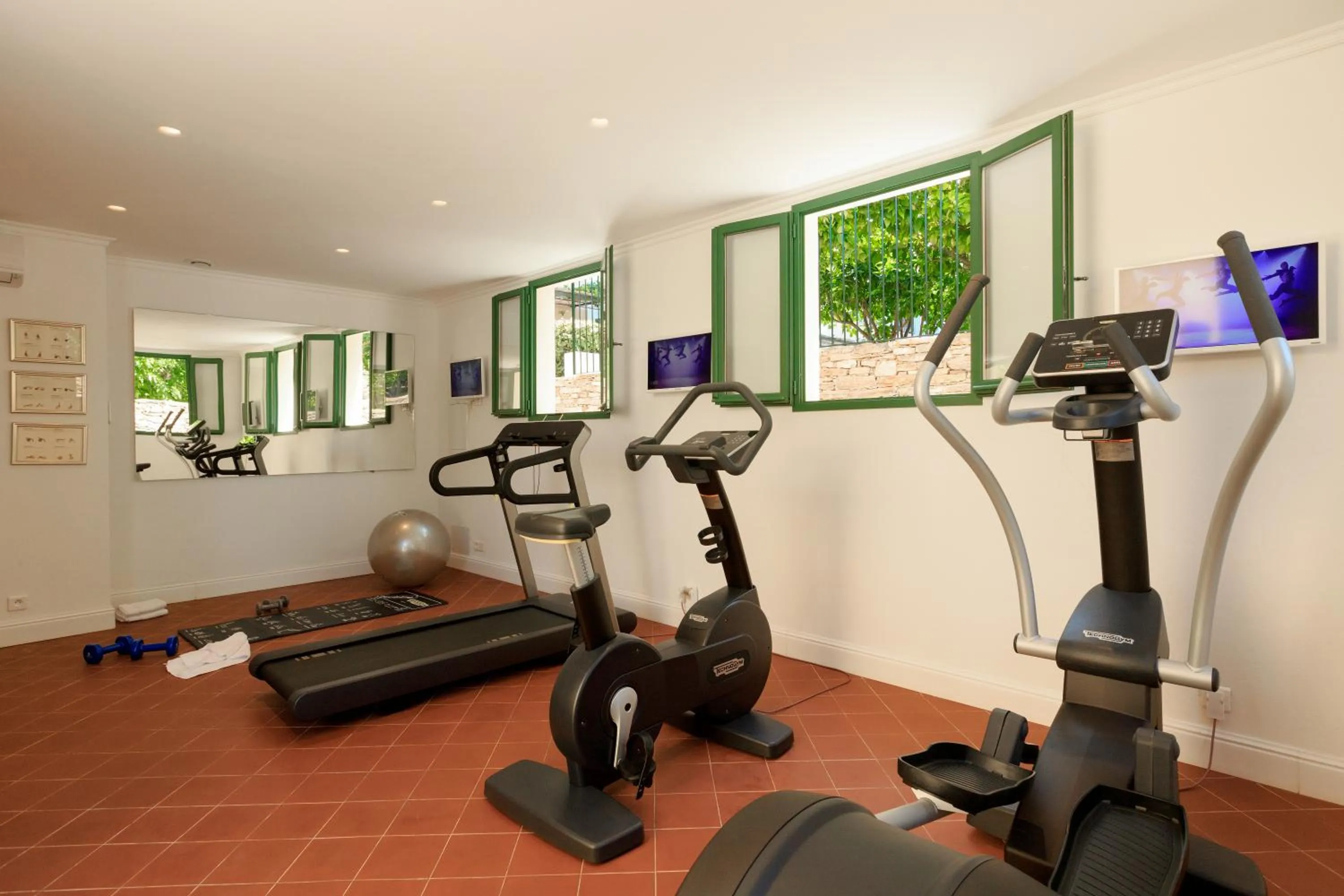 Fitness centre/facilities in Demeure Castel Brando Hôtel & Spa