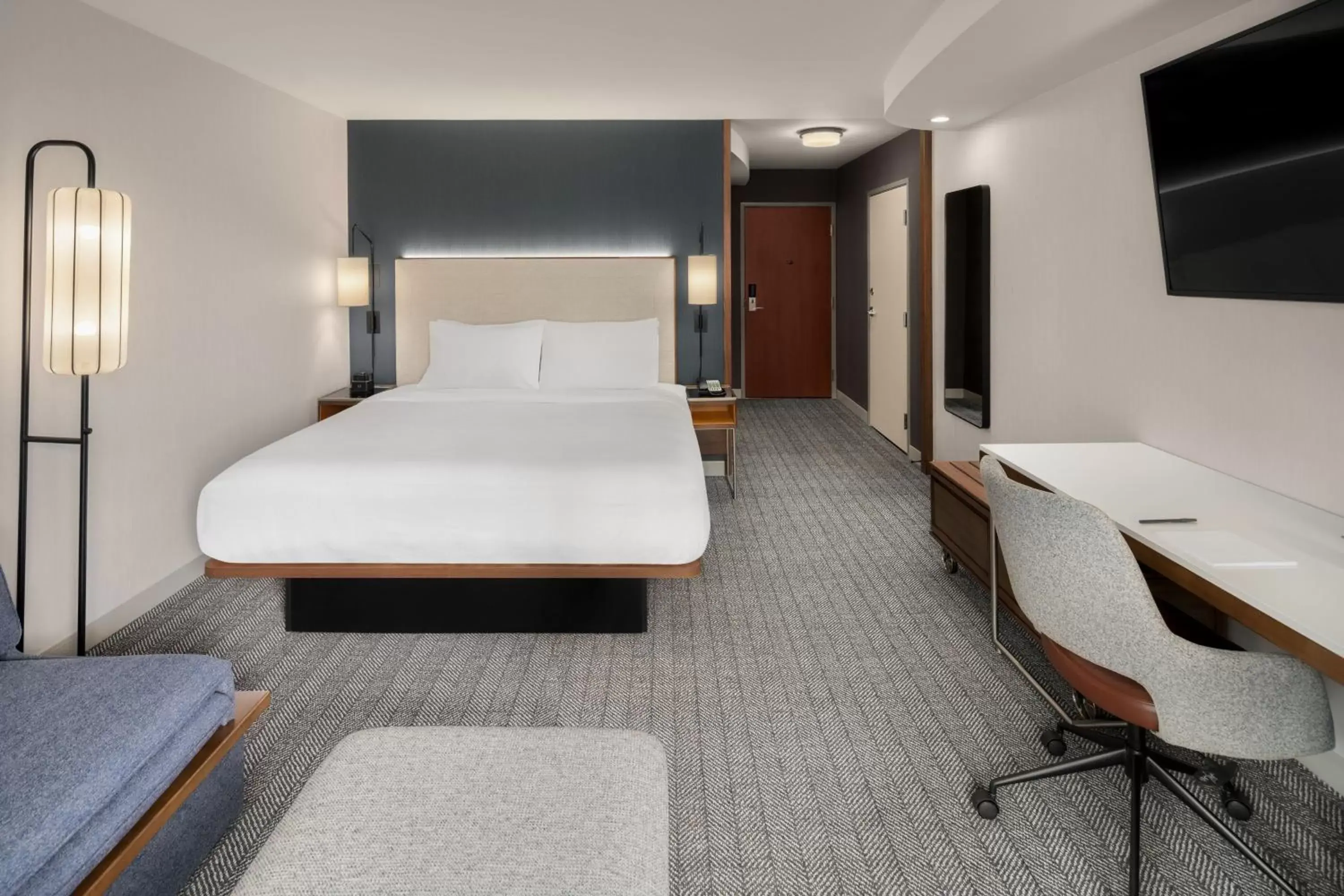 King Room with Sofa Bed - Hearing Accessible in Courtyard by Marriott Seattle Bellevue/Downtown King Room with Sofa Bed - Hearing Accessible in Courtyard by Marriott Seattle Bellevue/Downtown