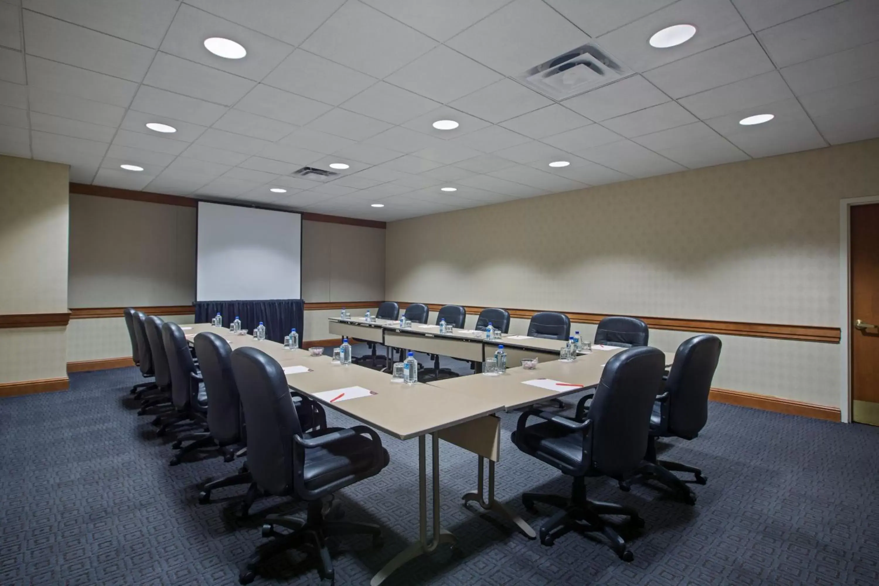 Meeting/conference room in Crowne Plaza Hotel Philadelphia - King of Prussia, an IHG Hotel