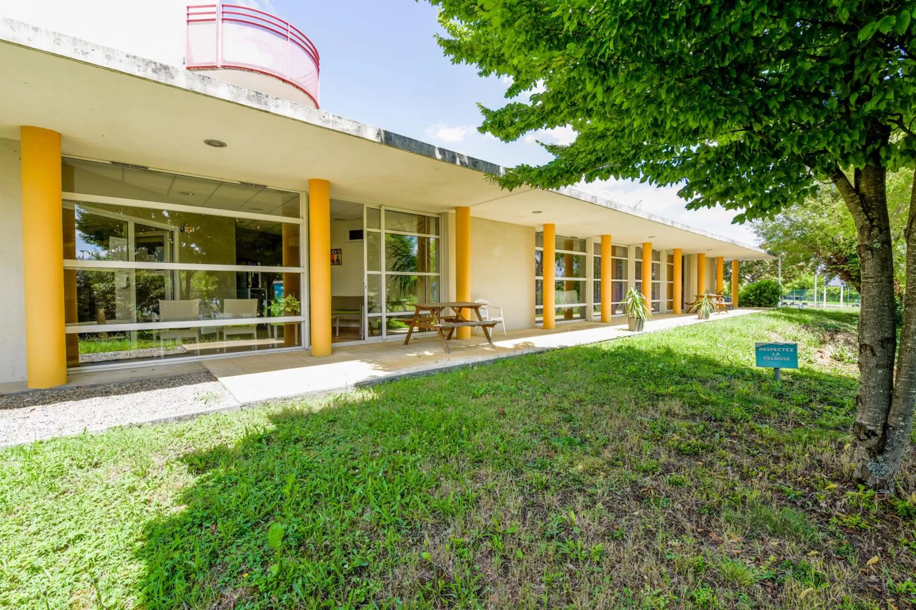 Property building in Résidence Columba - Apparts meublés Agen Sud