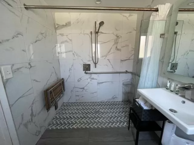 Hi View Inn & Suites