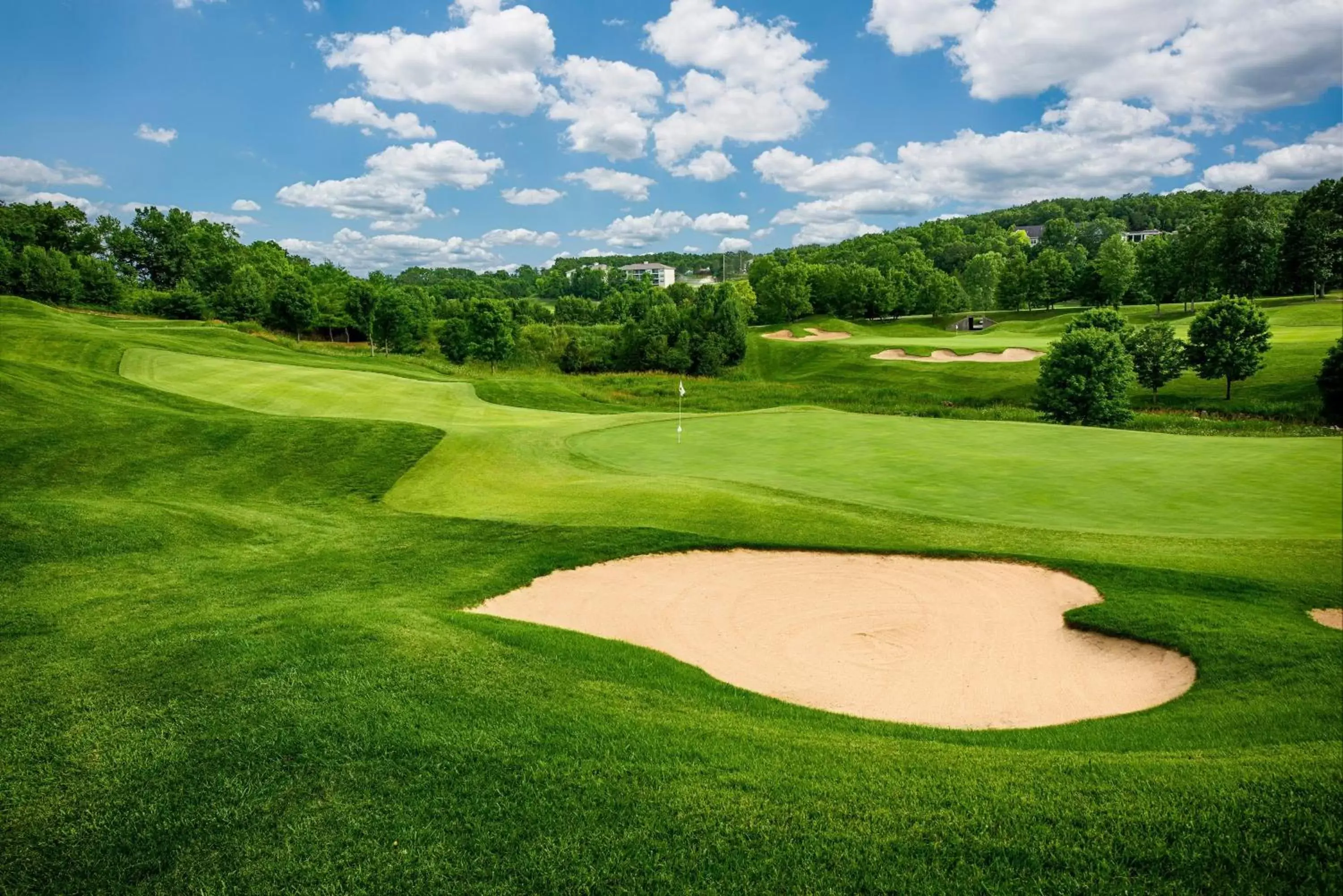 Golfcourse, Golf in Thousand Hills Resort Hotel