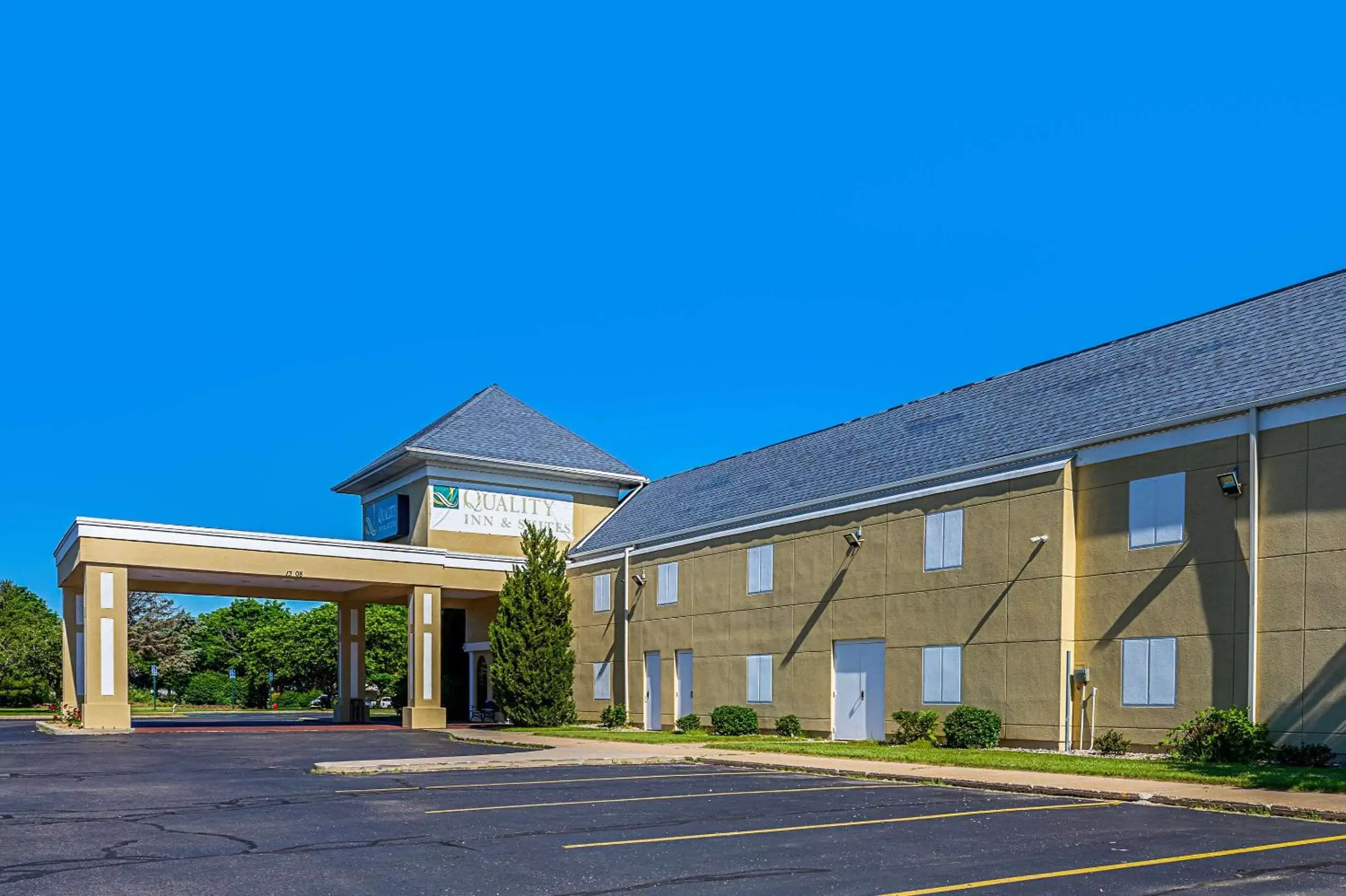 Property Building in Quality Inn & Suites Coldwater near I-69